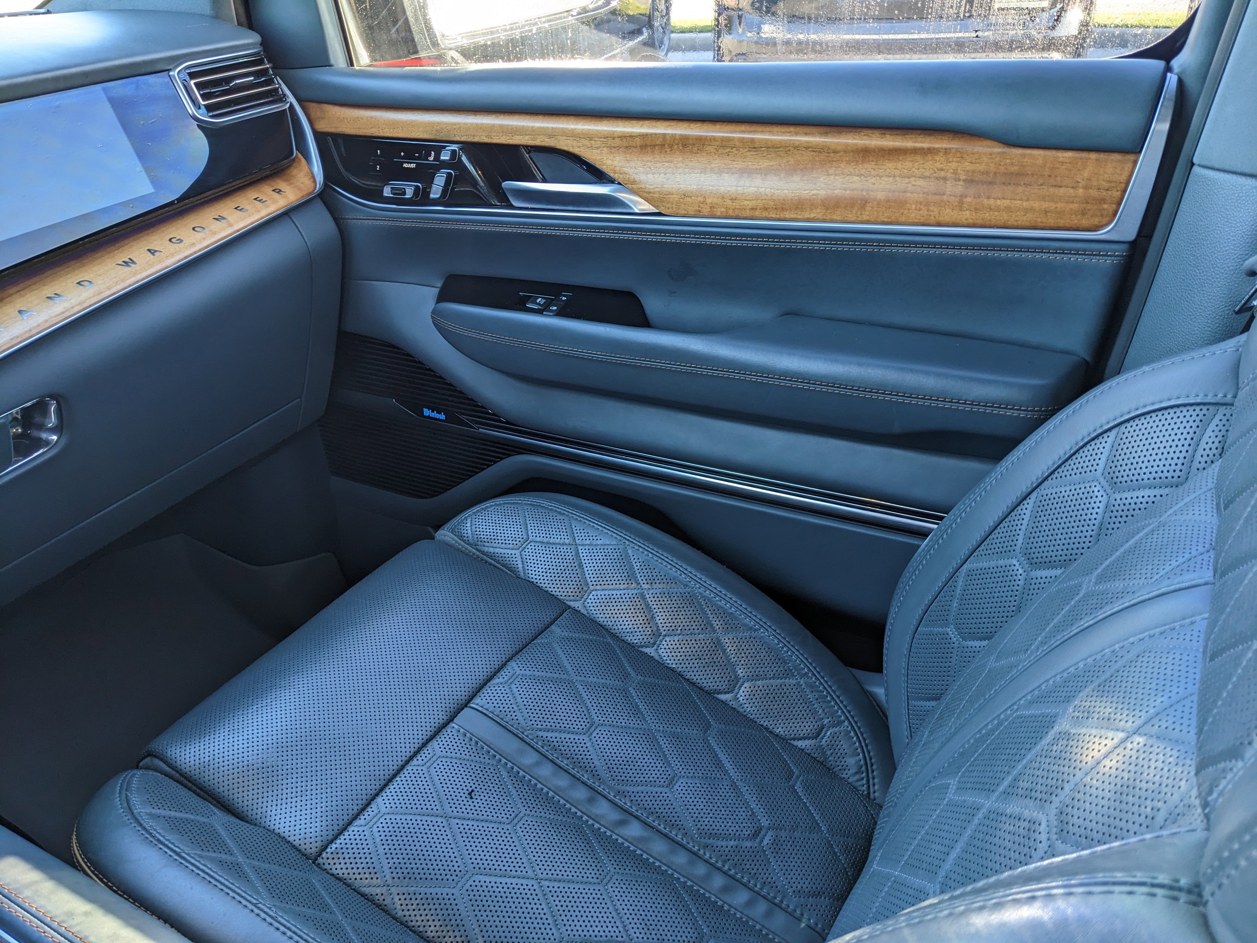 2022 Jeep Grand Wagoneer Series III