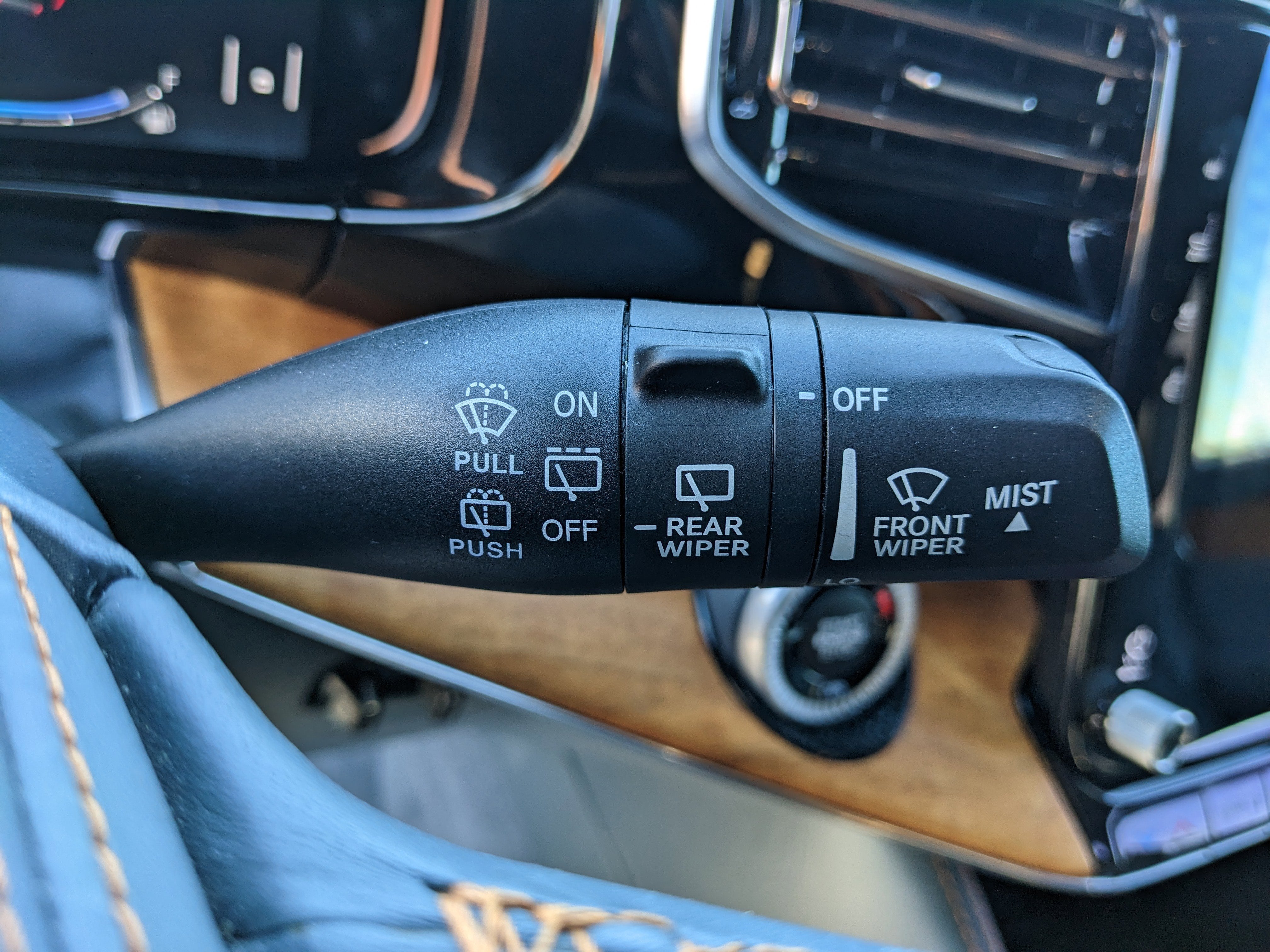 2022 Jeep Grand Wagoneer Series III