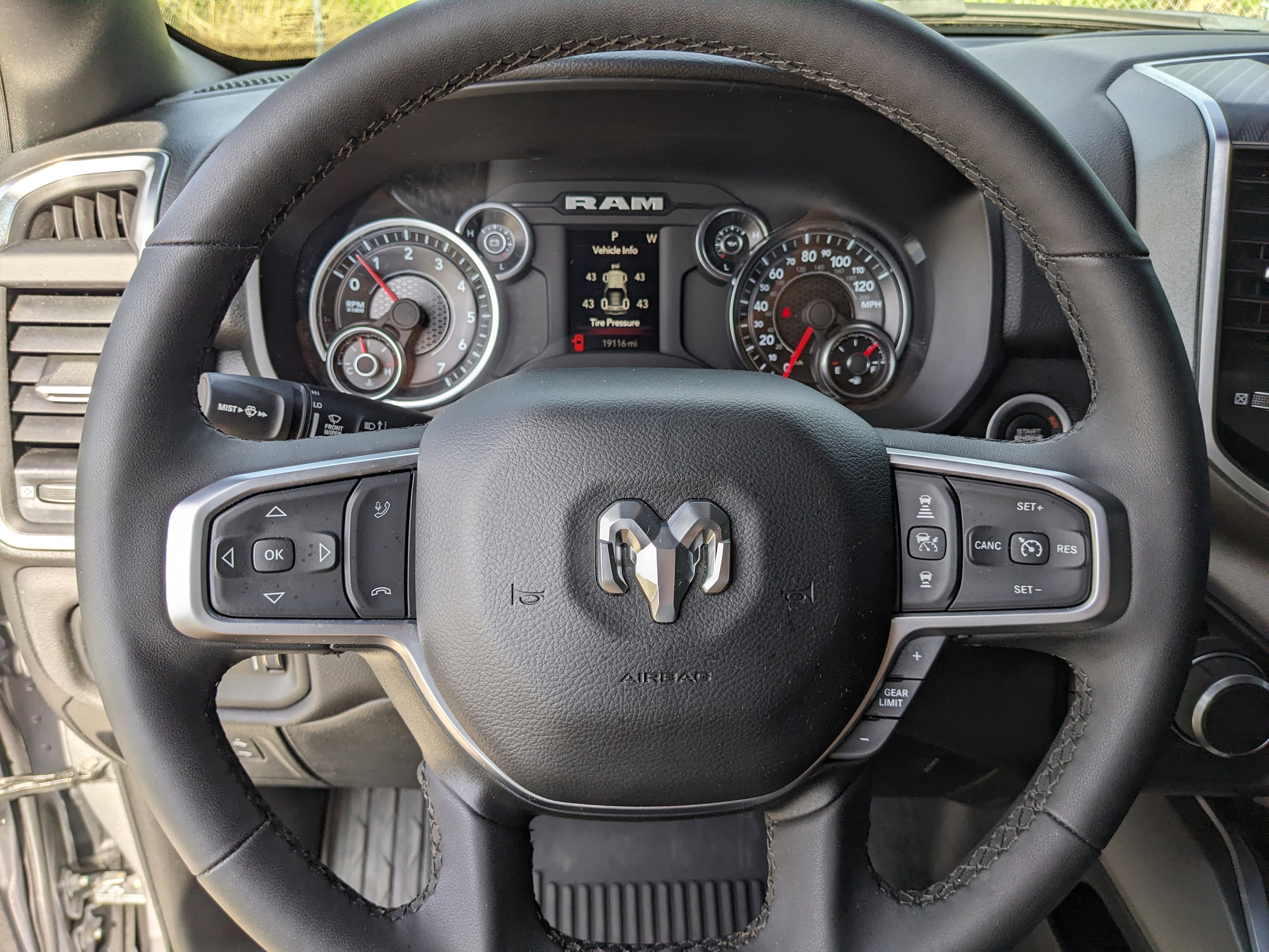 2025 RAM 1500 Big Horn