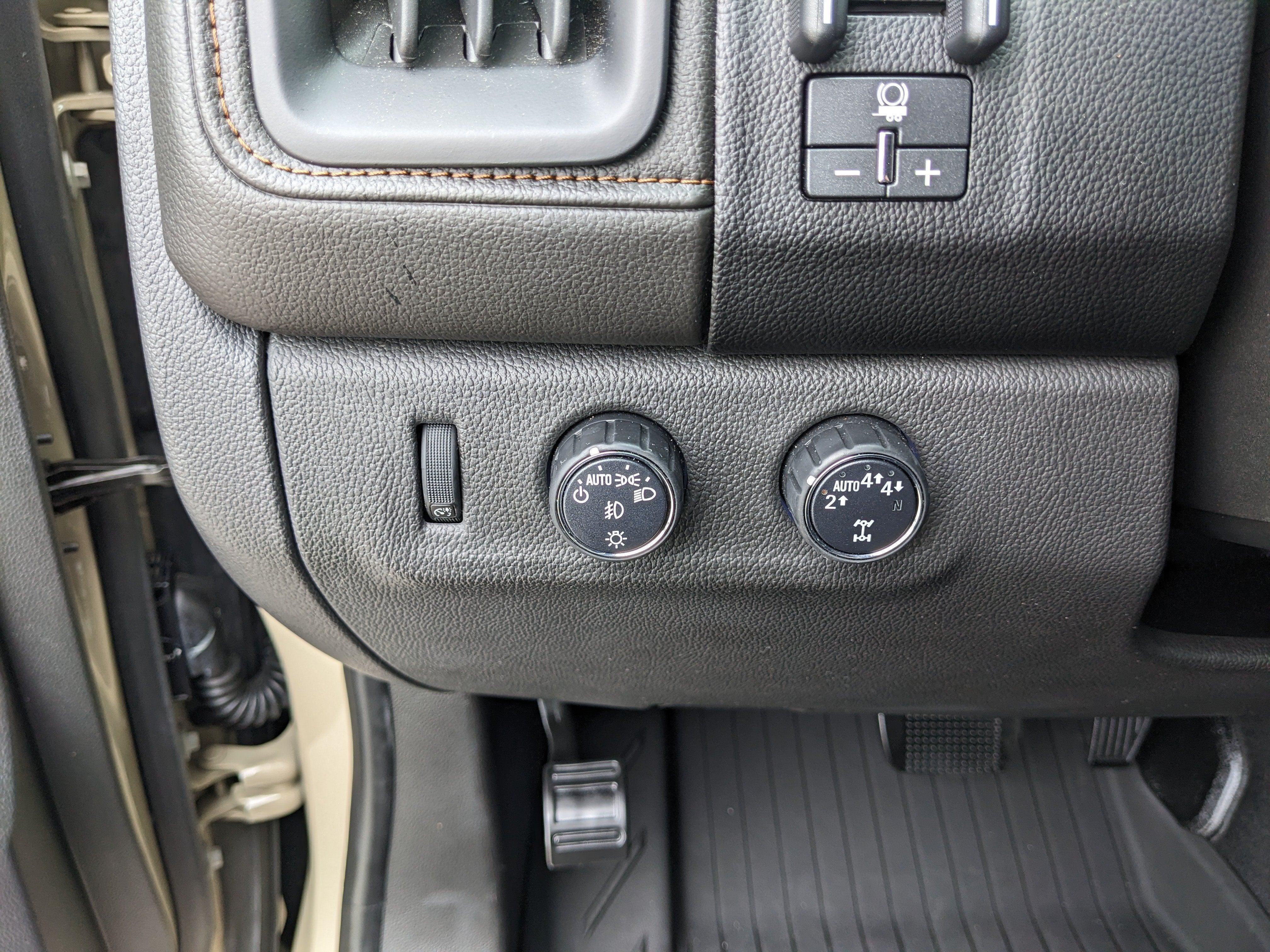 2021 GMC Canyon 4WD AT4 w/Leather