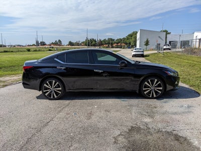 2022 Nissan Altima 2.5 Platinum
