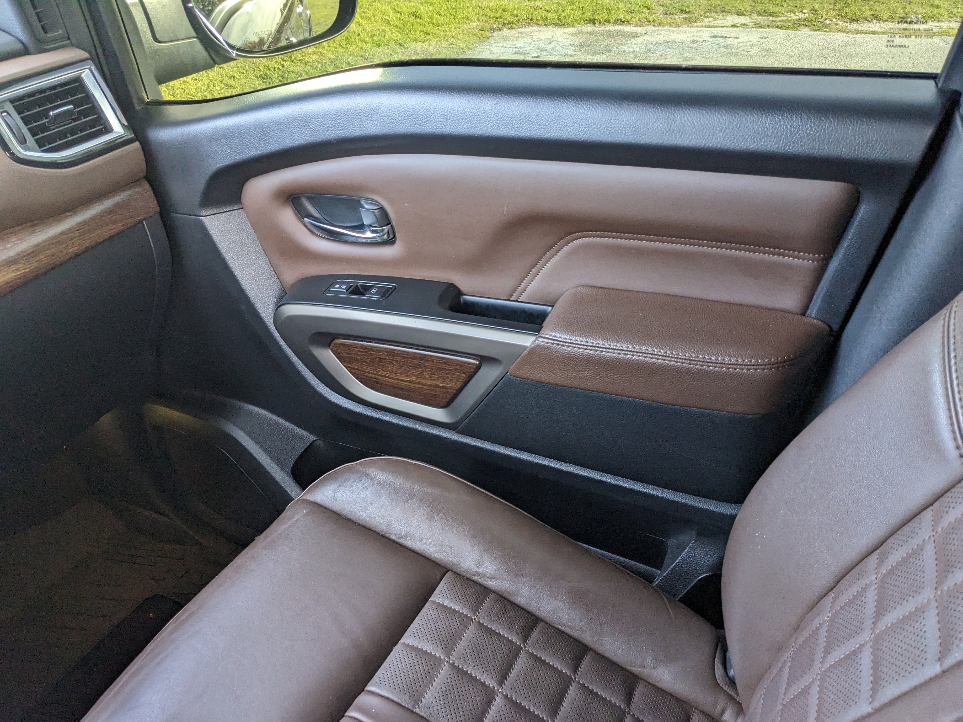 2023 Nissan Titan Platinum Reserve