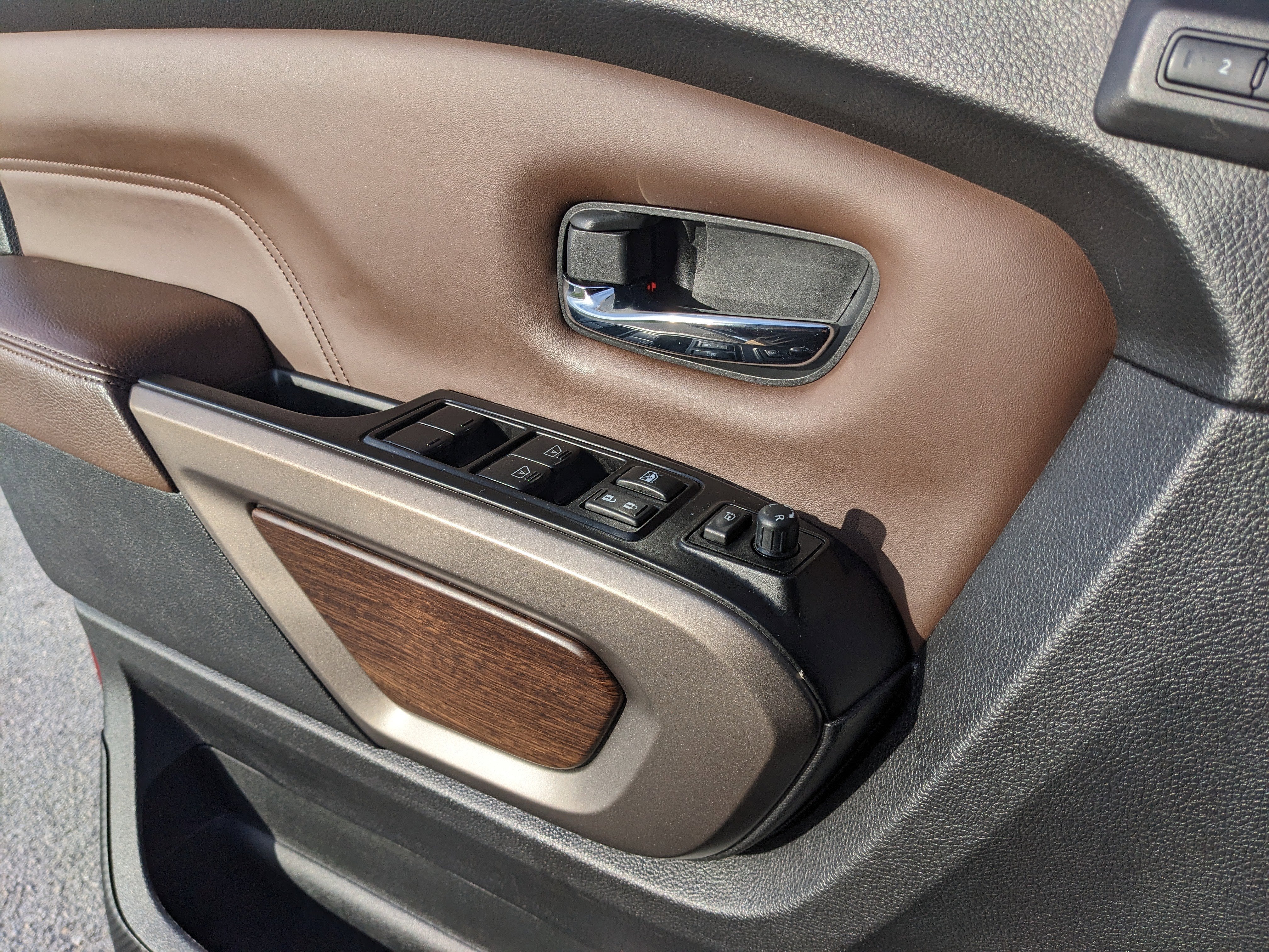 2023 Nissan Titan Platinum Reserve