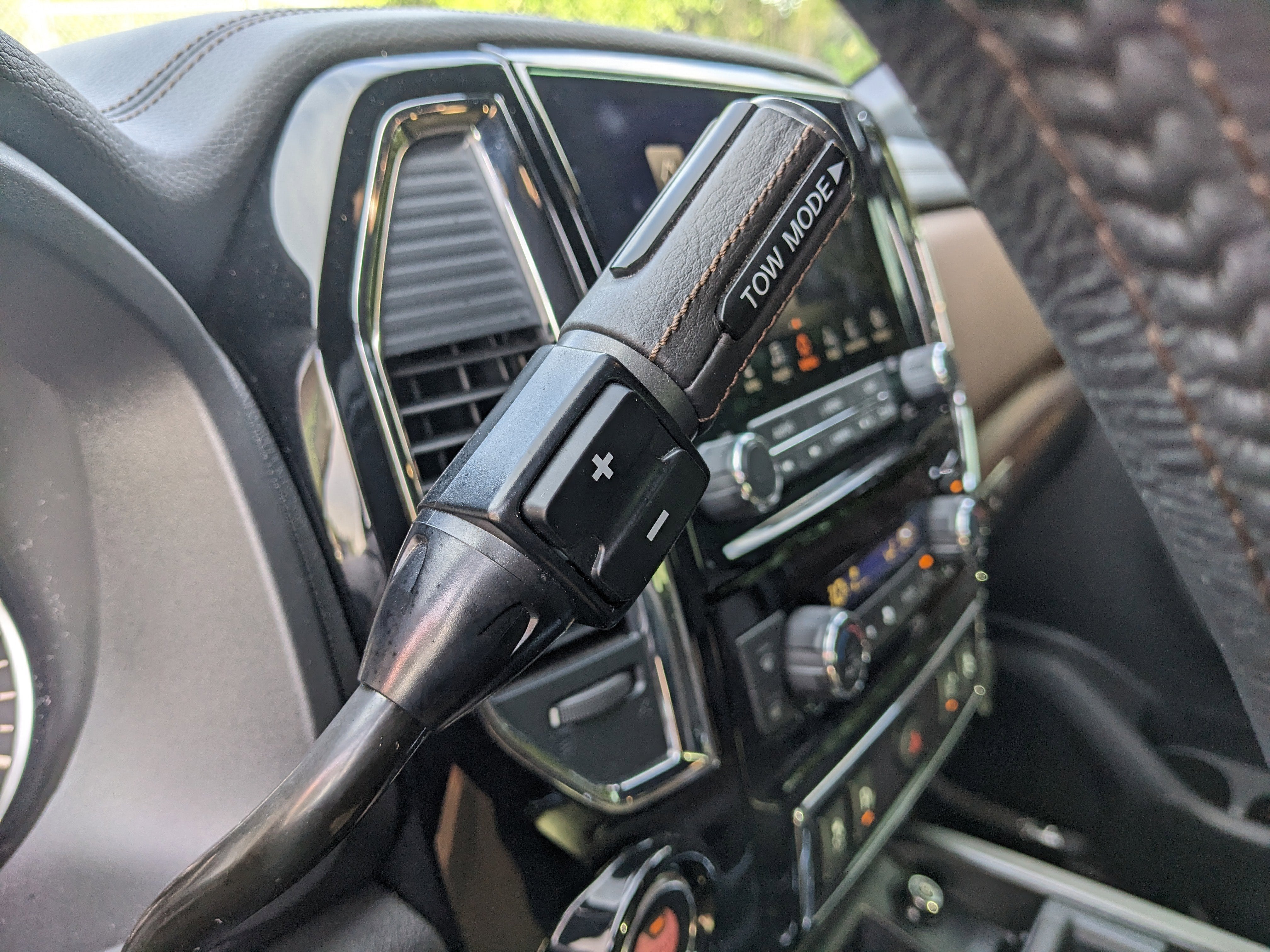 2023 Nissan Titan Platinum Reserve