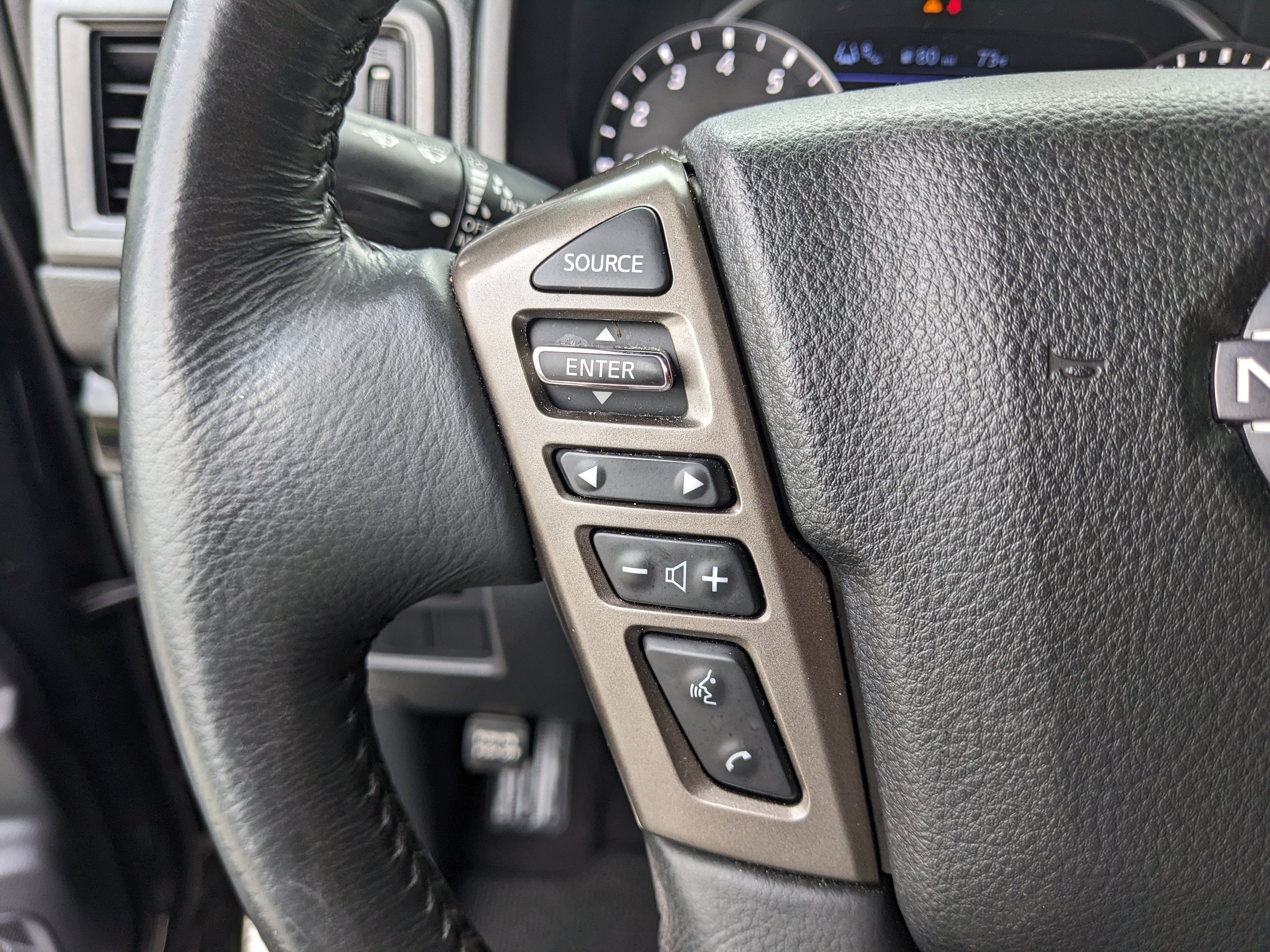2024 Nissan Titan SV