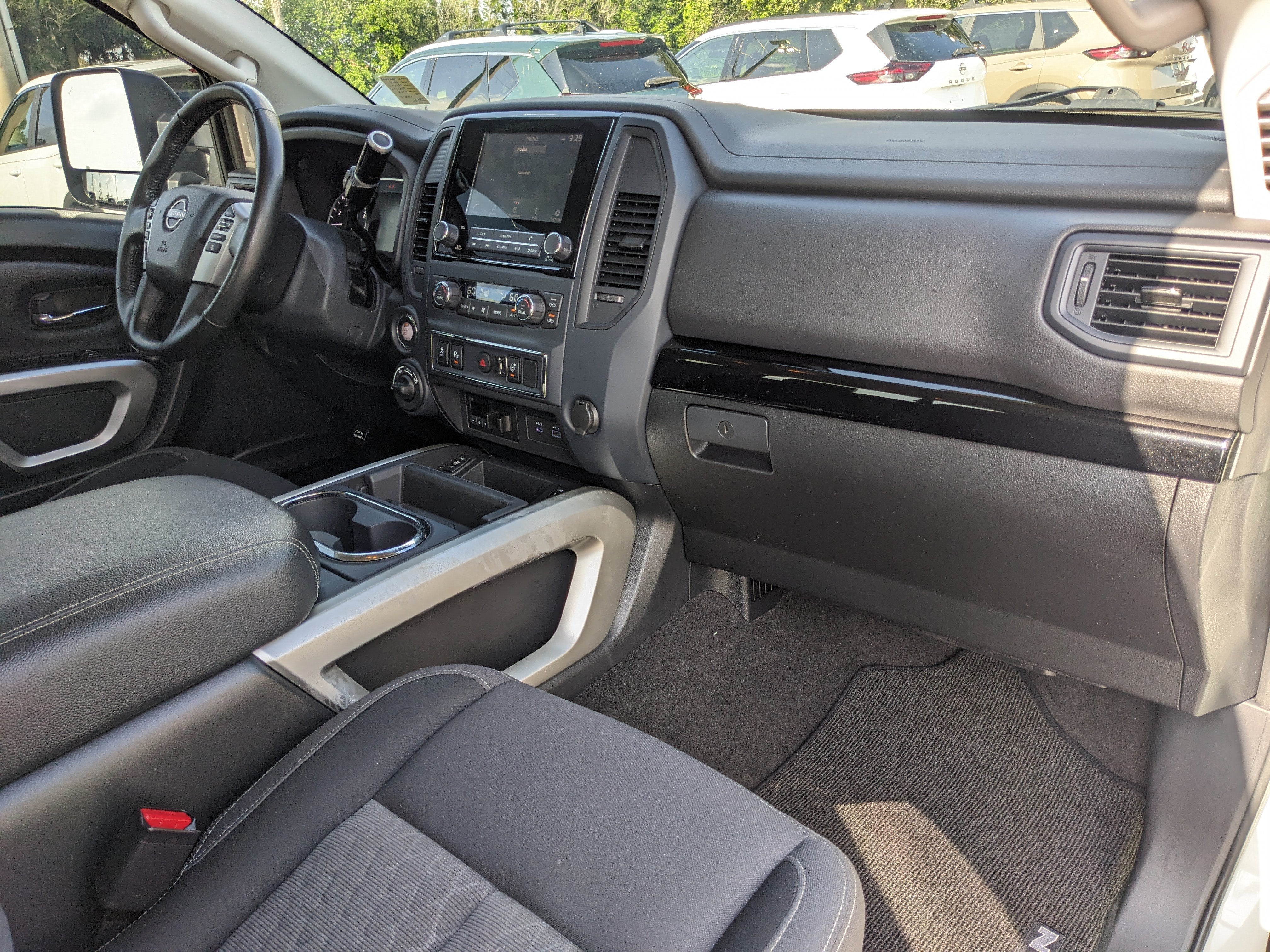 2024 Nissan Titan XD SV