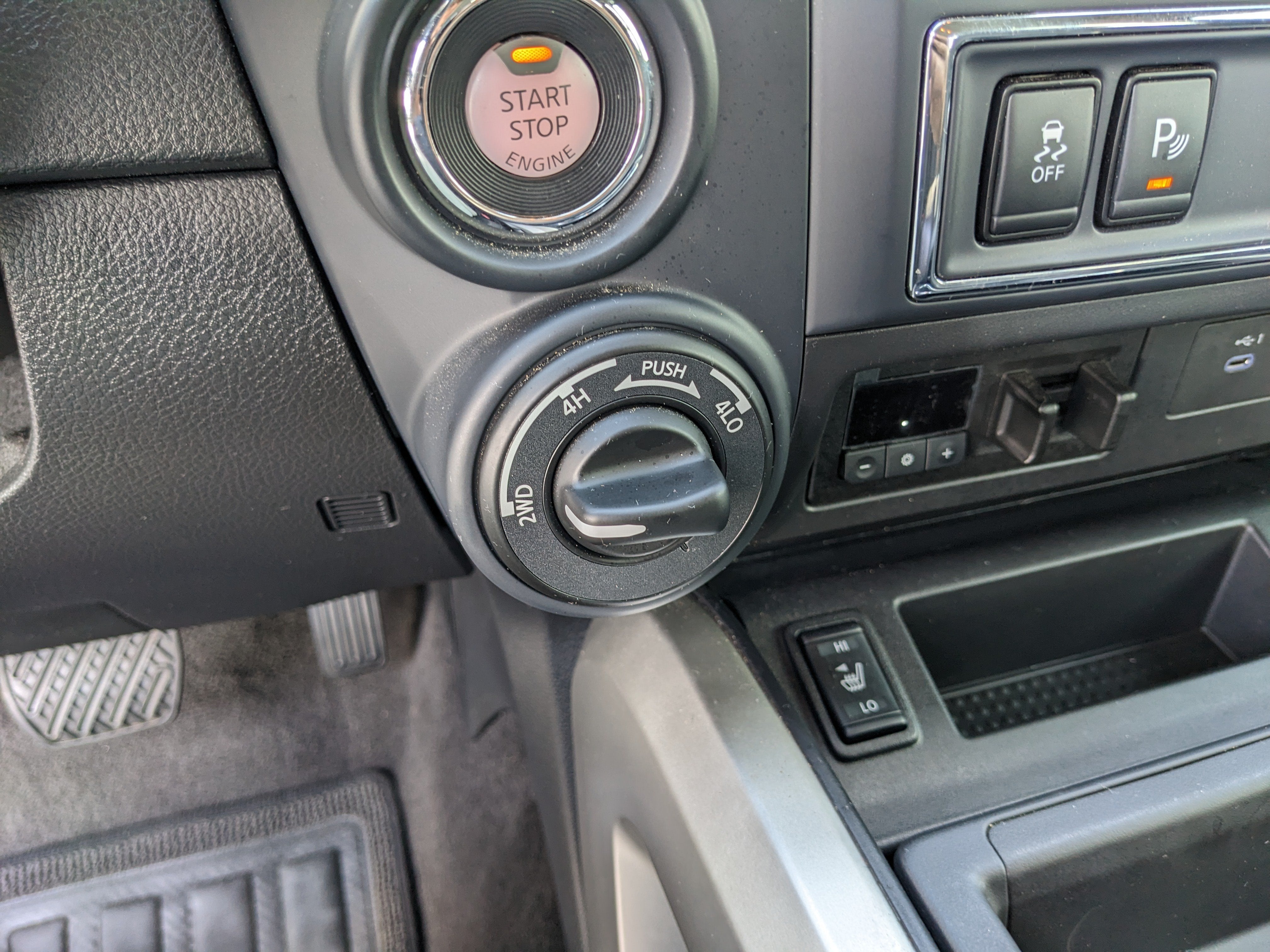 2024 Nissan Titan XD SV