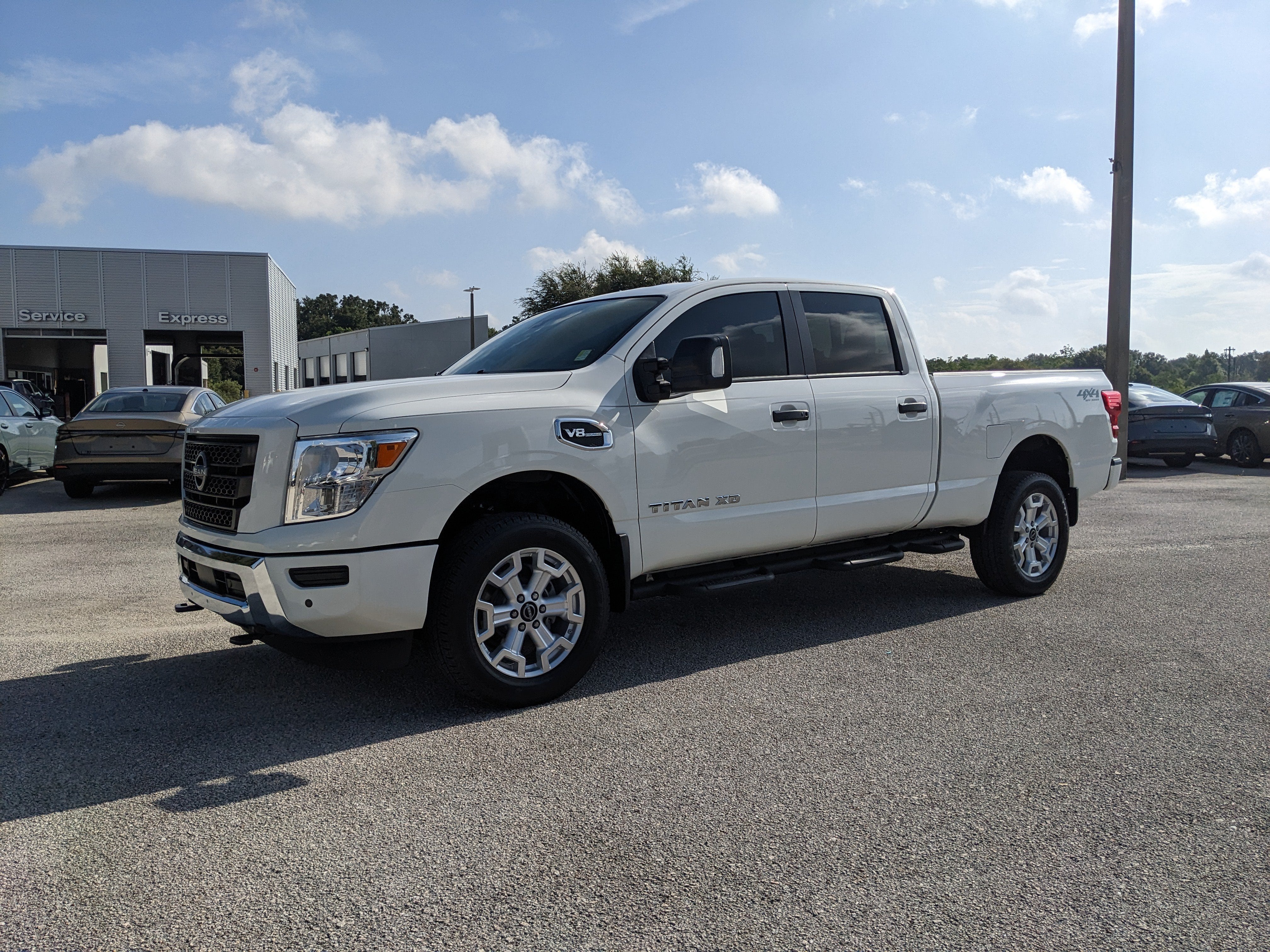 2024 Nissan Titan XD SV