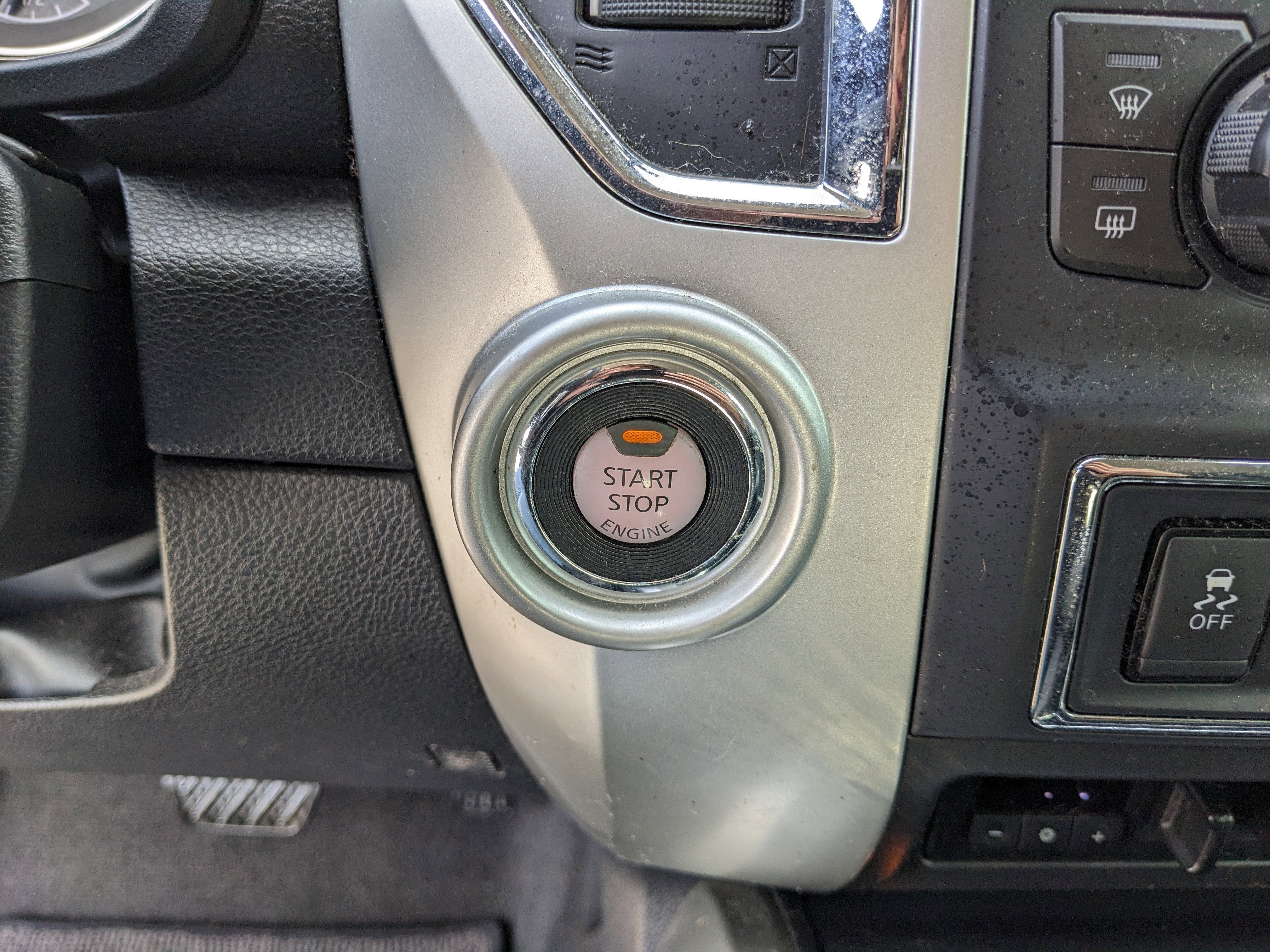 2017 Nissan Titan XD SV