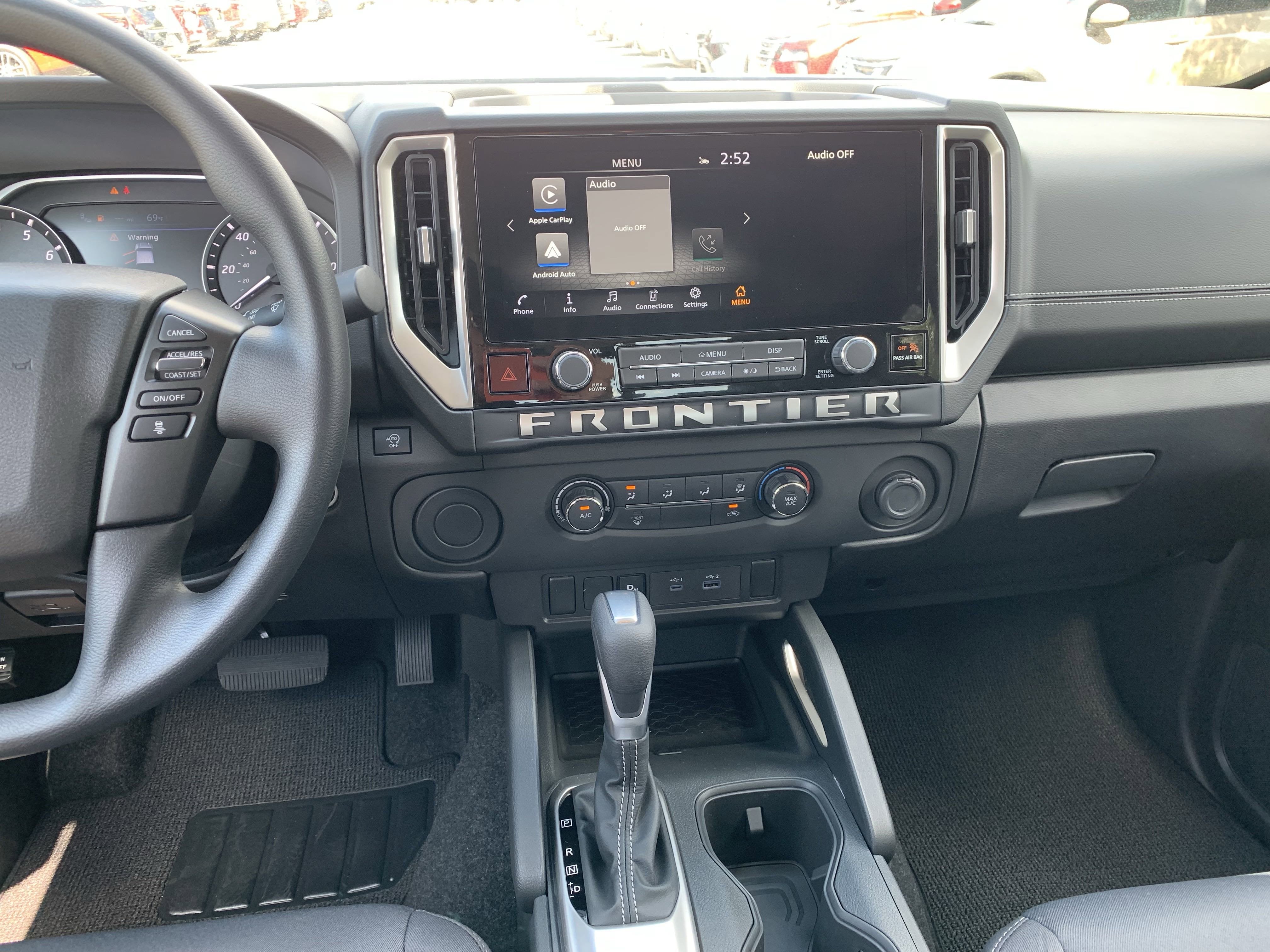 2025 Nissan Frontier SV