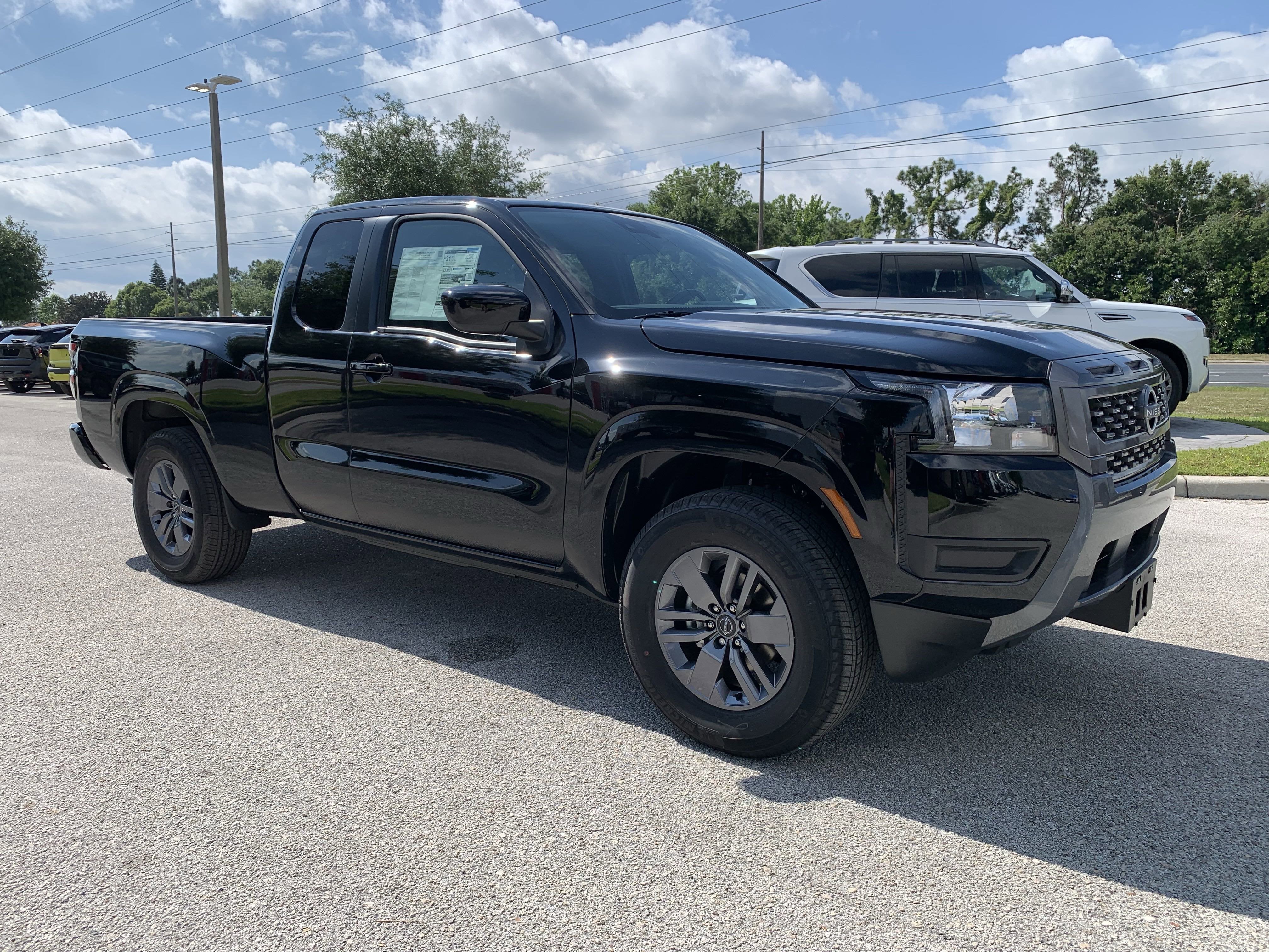 2025 Nissan Frontier SV