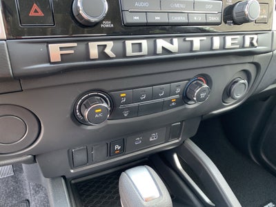 2025 Nissan Frontier SV