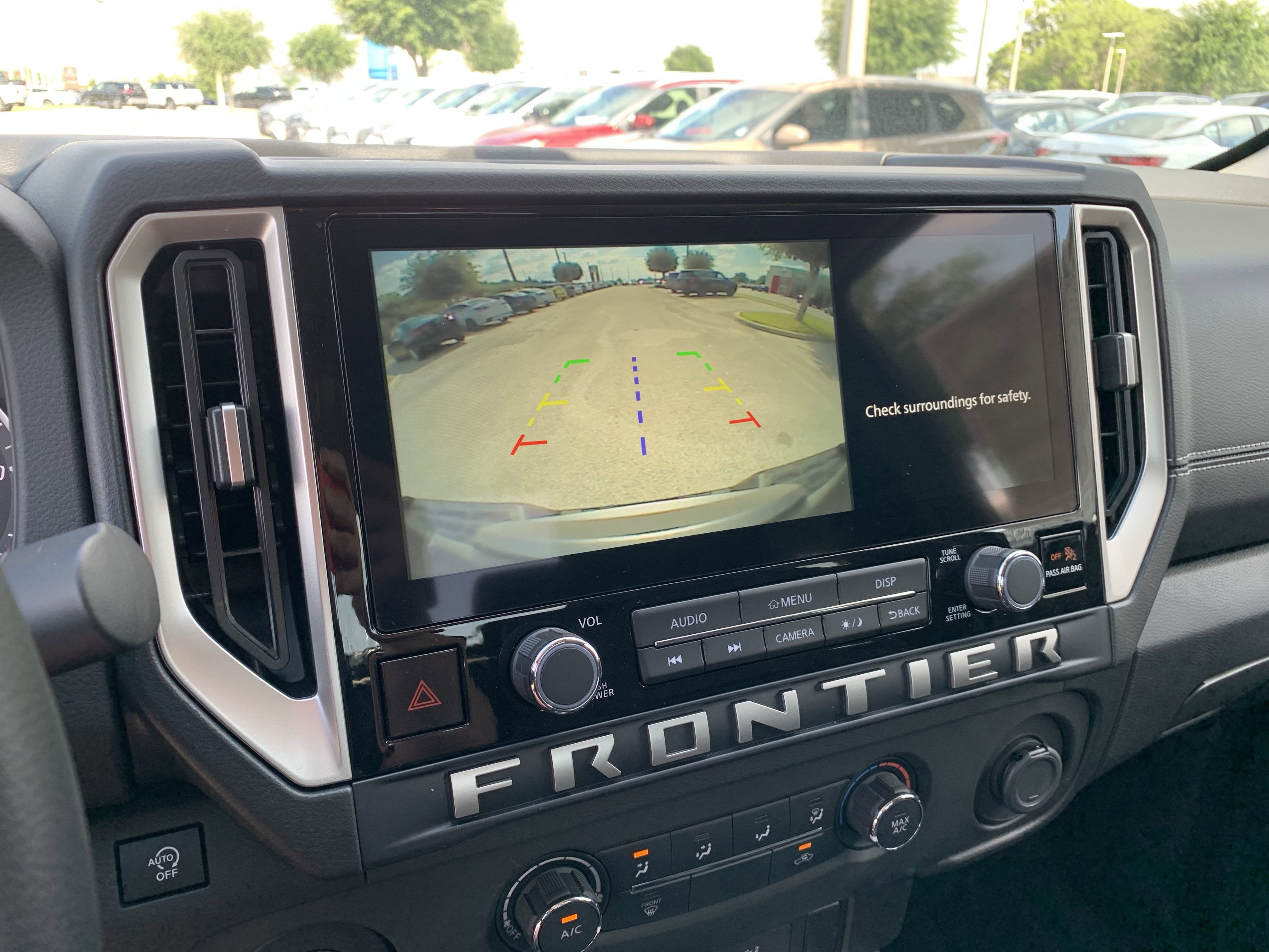 2025 Nissan Frontier SV