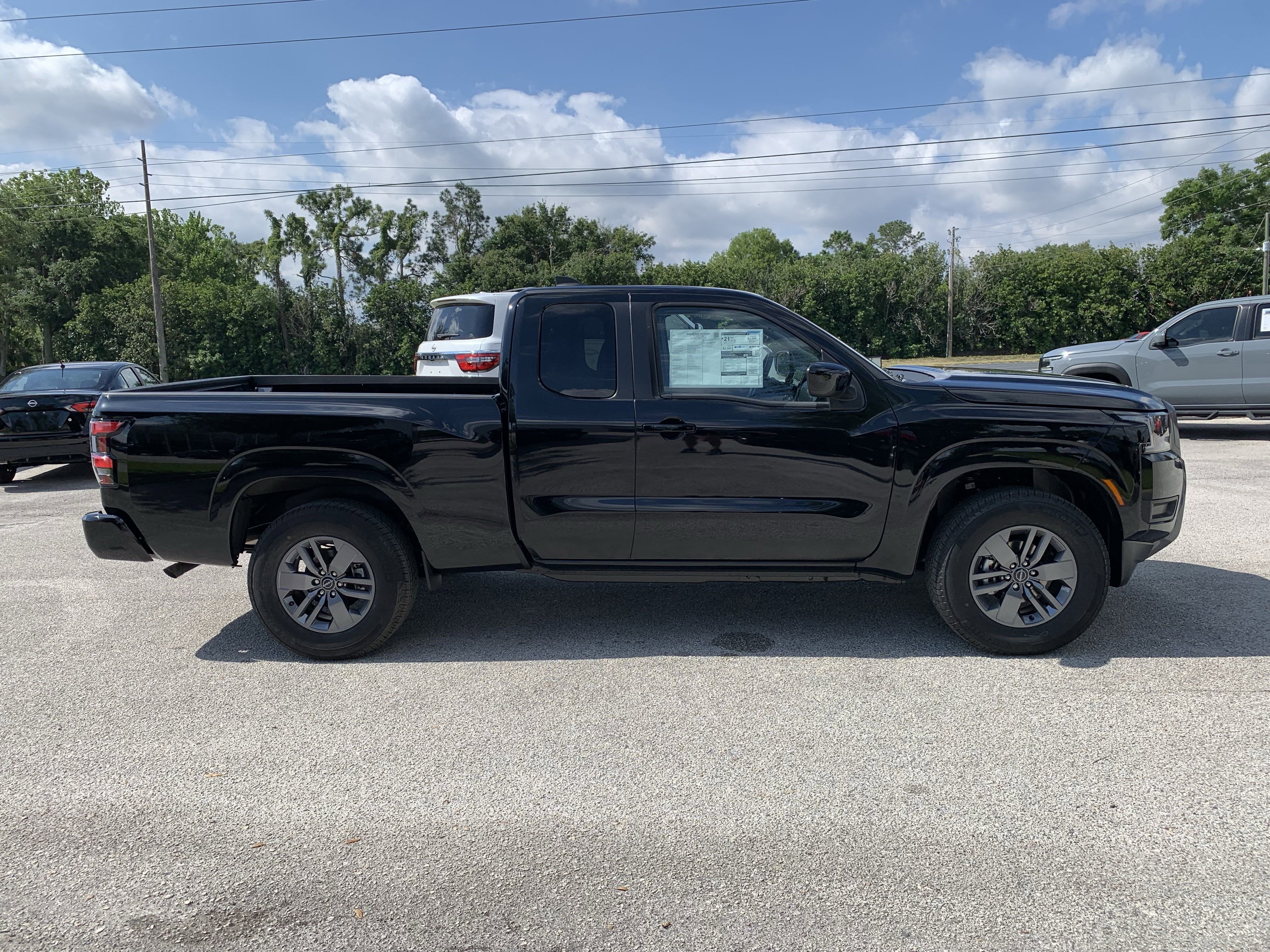 2025 Nissan Frontier SV
