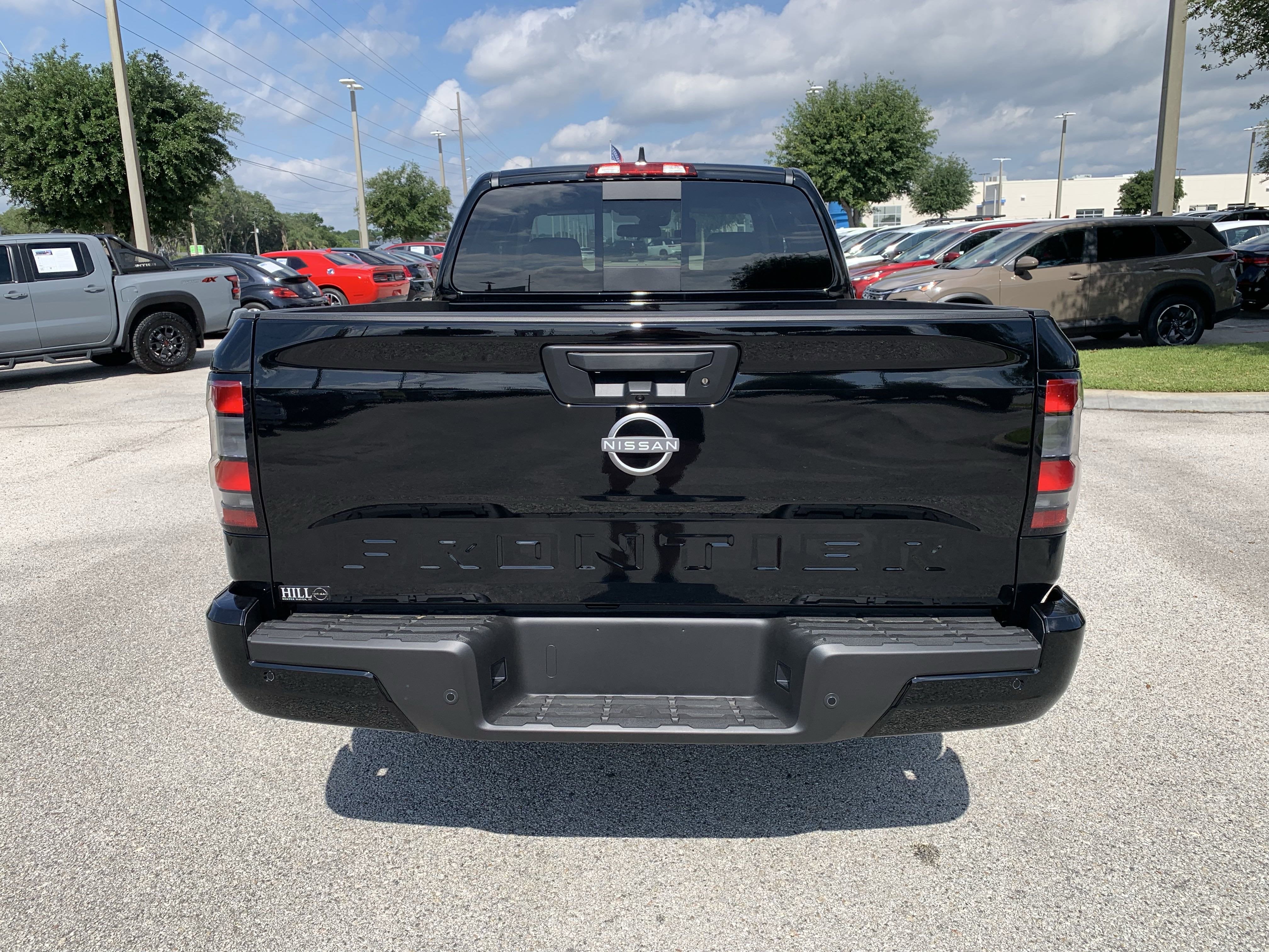 2025 Nissan Frontier SV