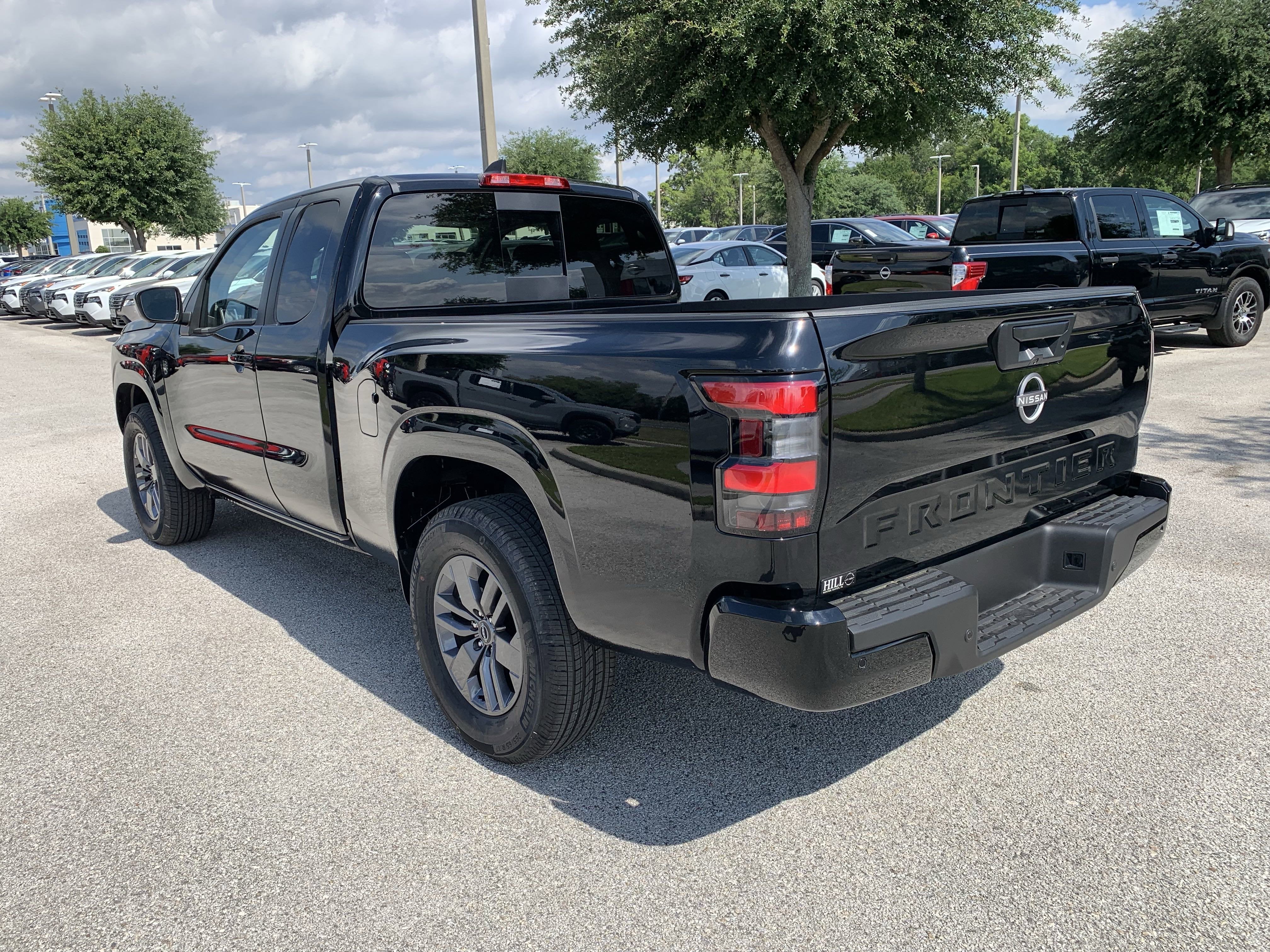 2025 Nissan Frontier SV