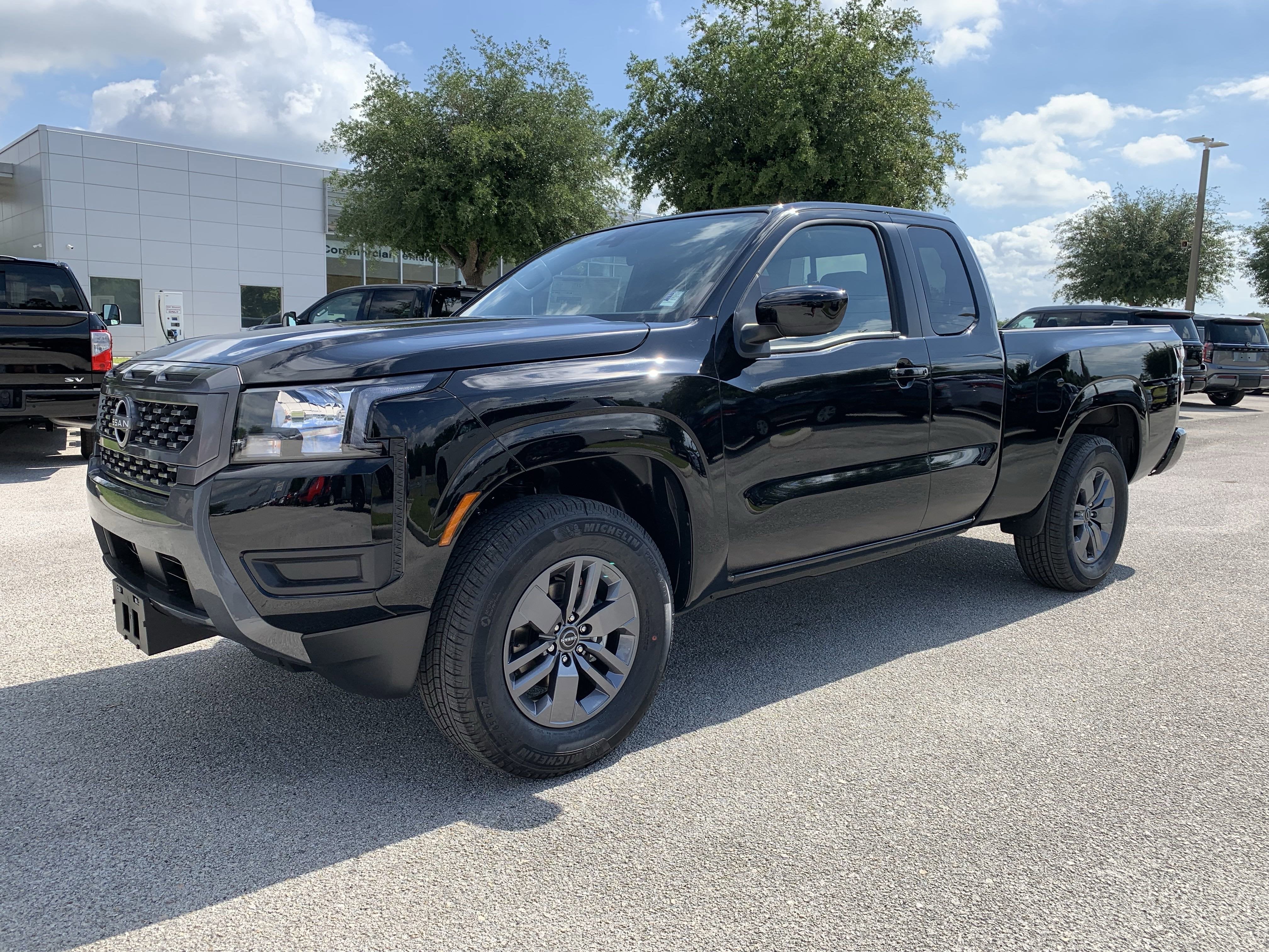 2025 Nissan Frontier SV