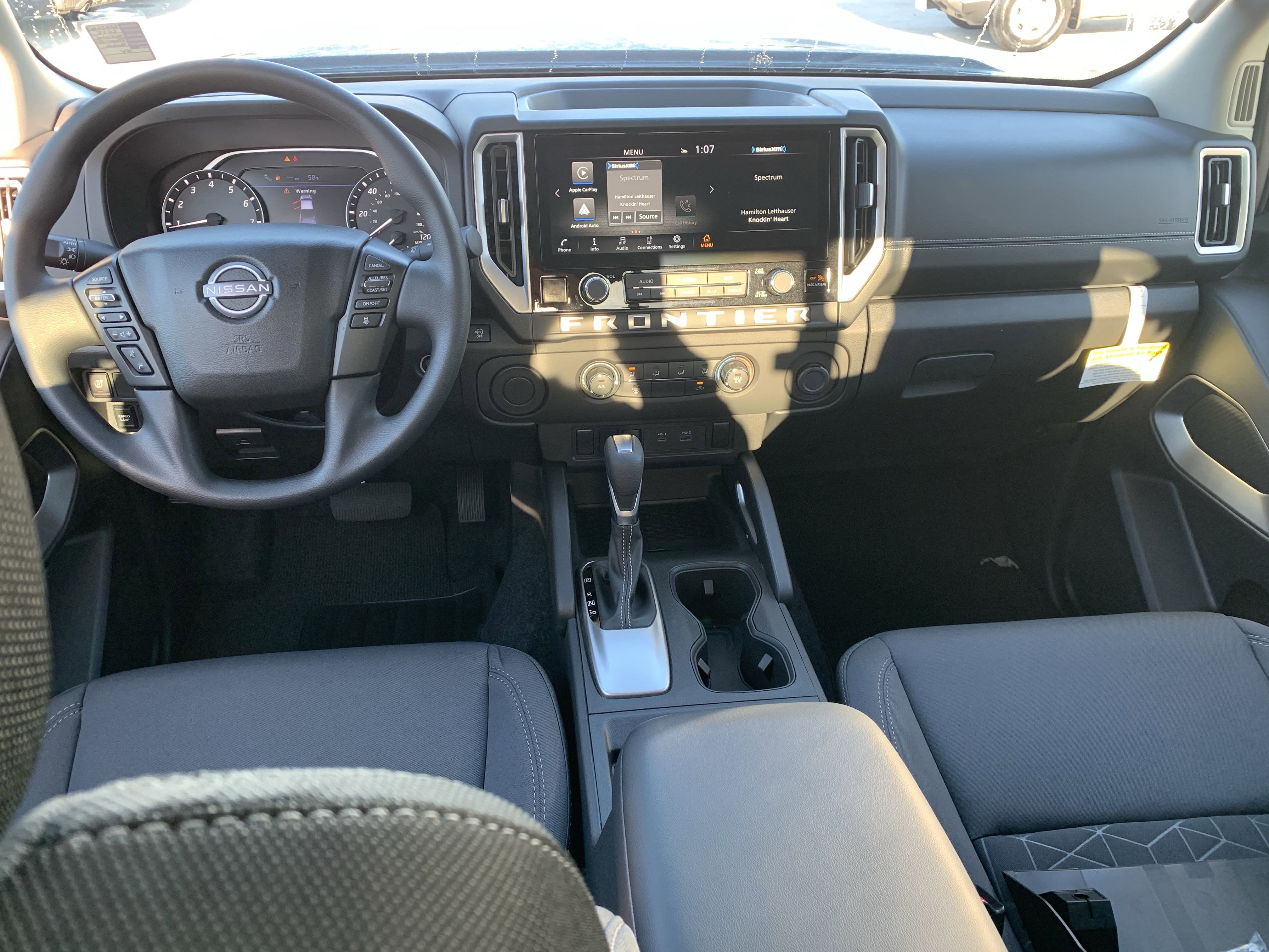 2025 Nissan Frontier SV