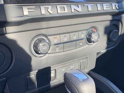 2025 Nissan Frontier SV