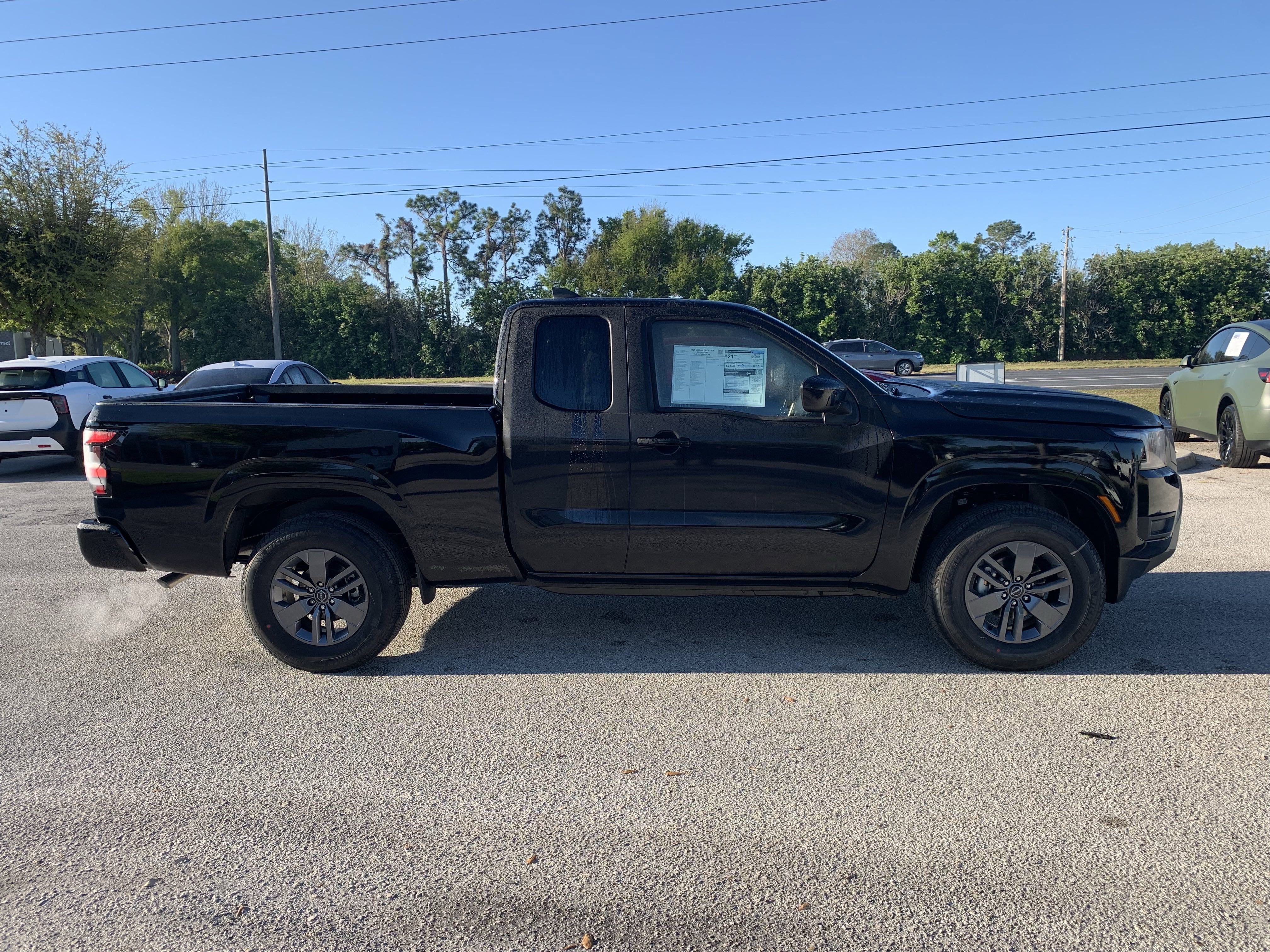 2025 Nissan Frontier SV