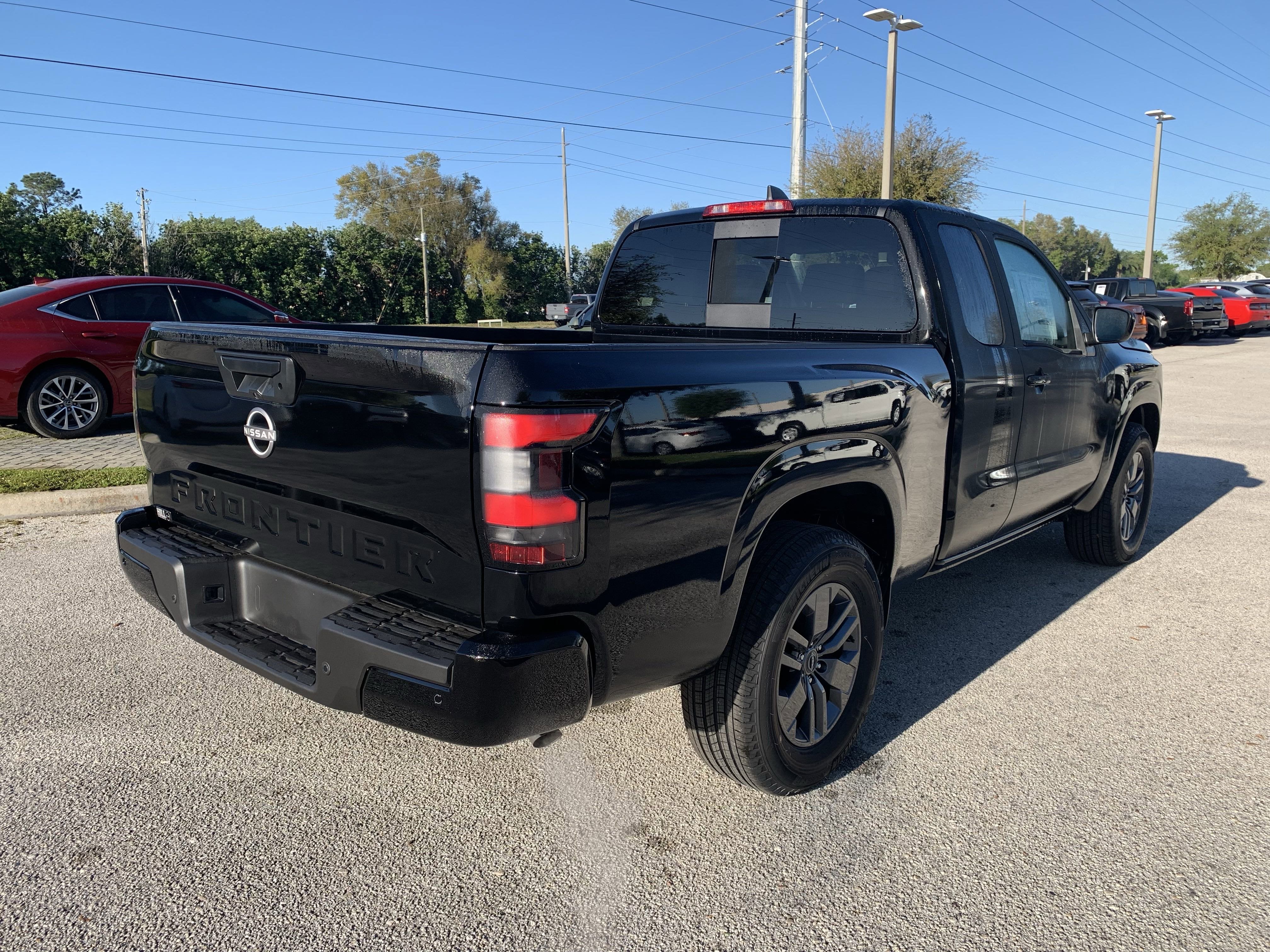 2025 Nissan Frontier SV