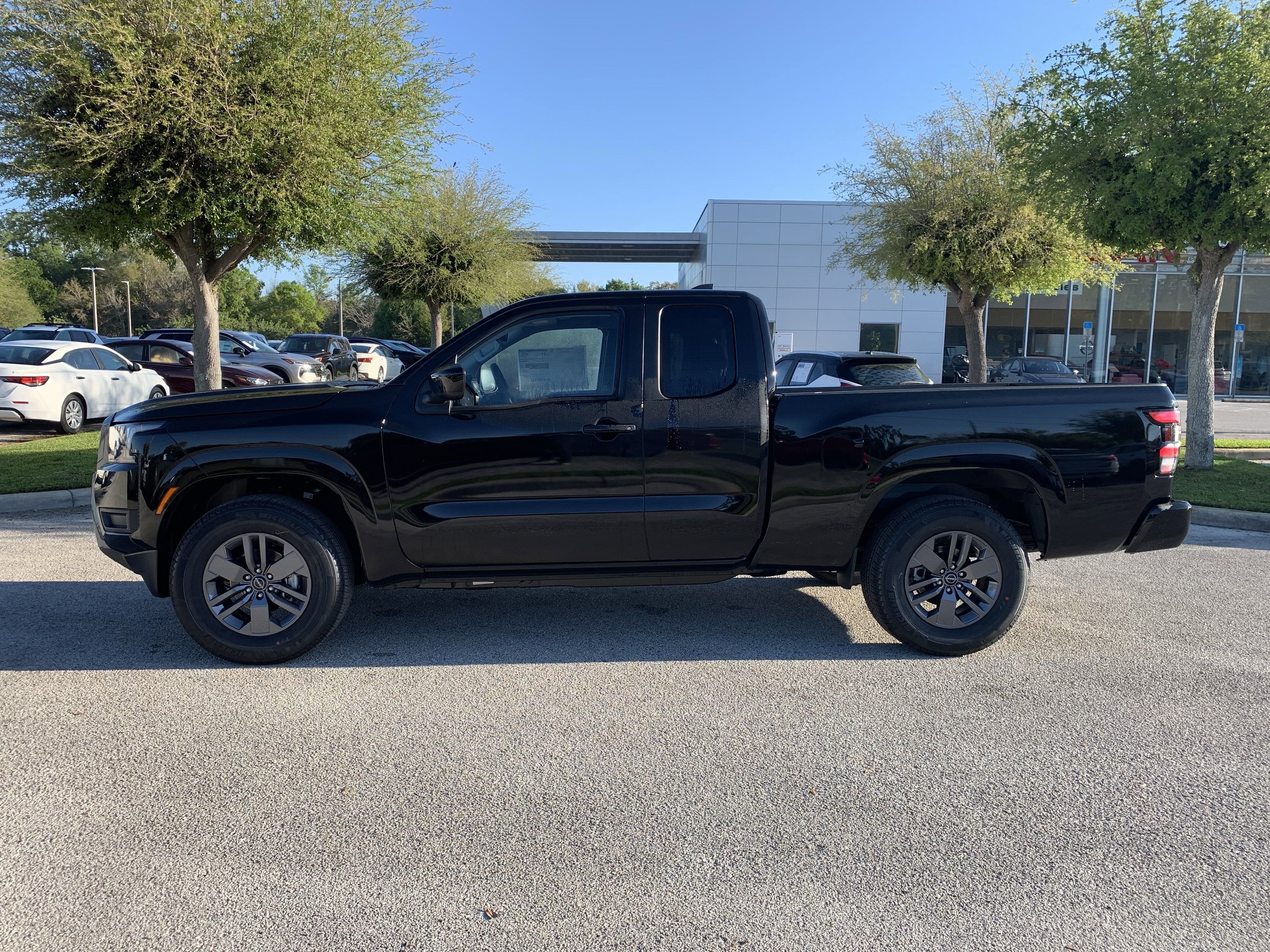 2025 Nissan Frontier SV