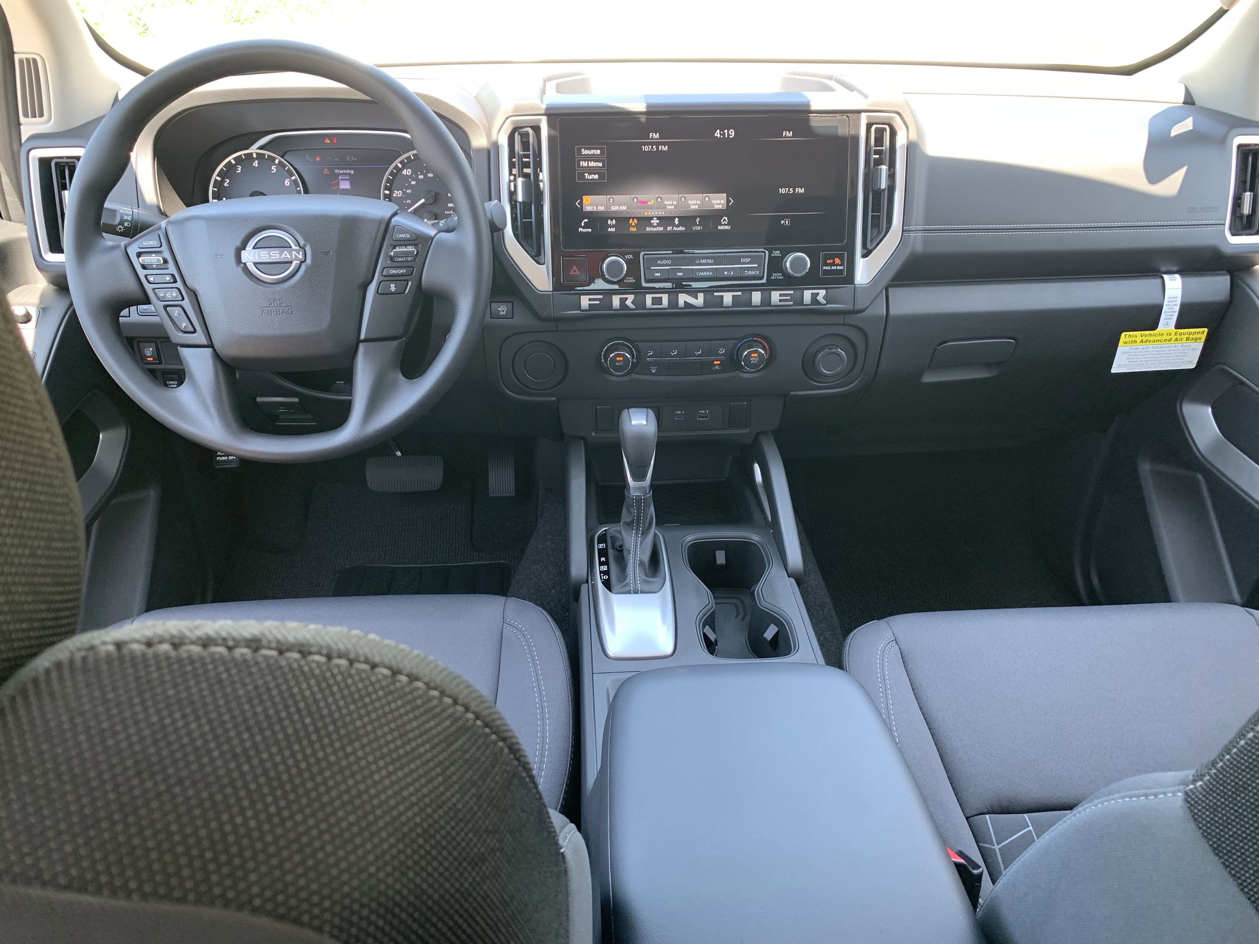 2025 Nissan Frontier SV