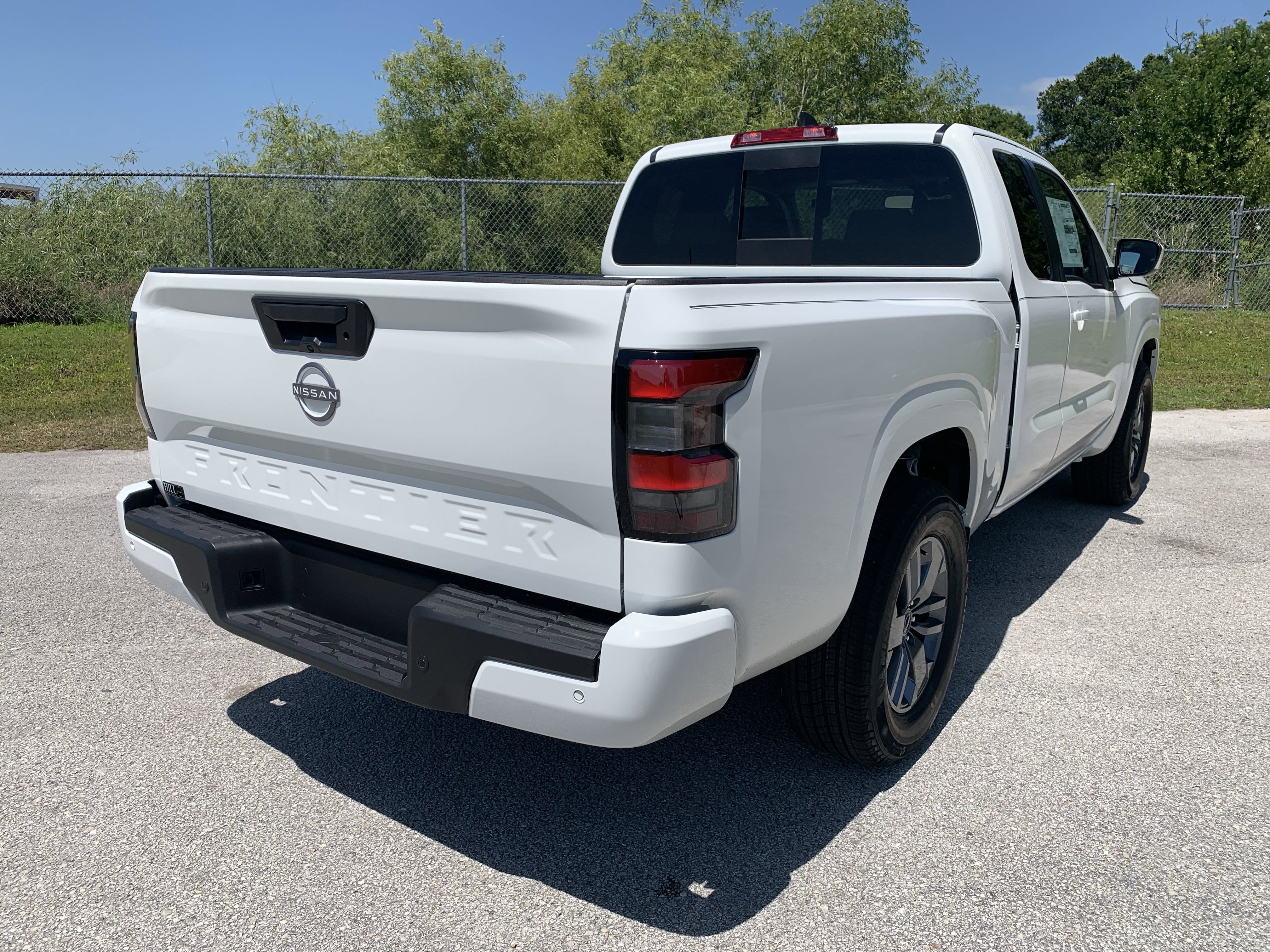 2025 Nissan Frontier SV
