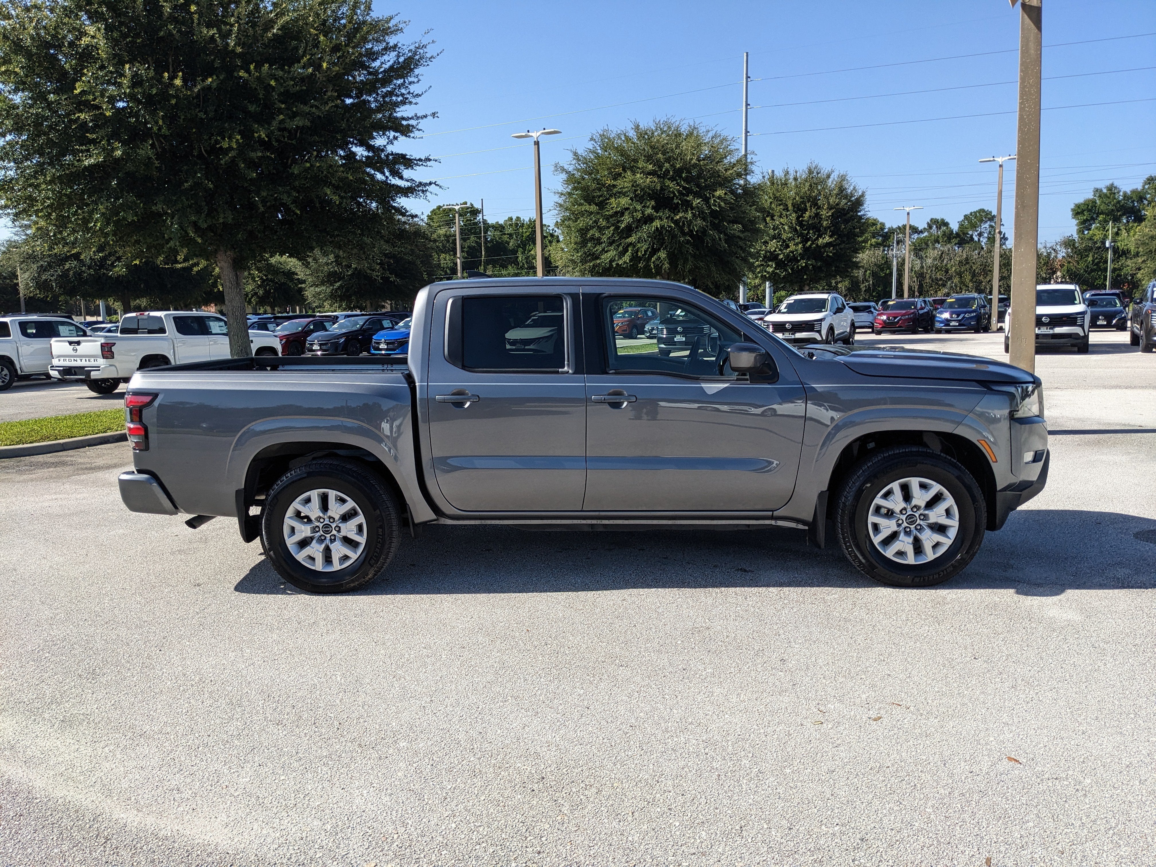 2024 Nissan Frontier SV