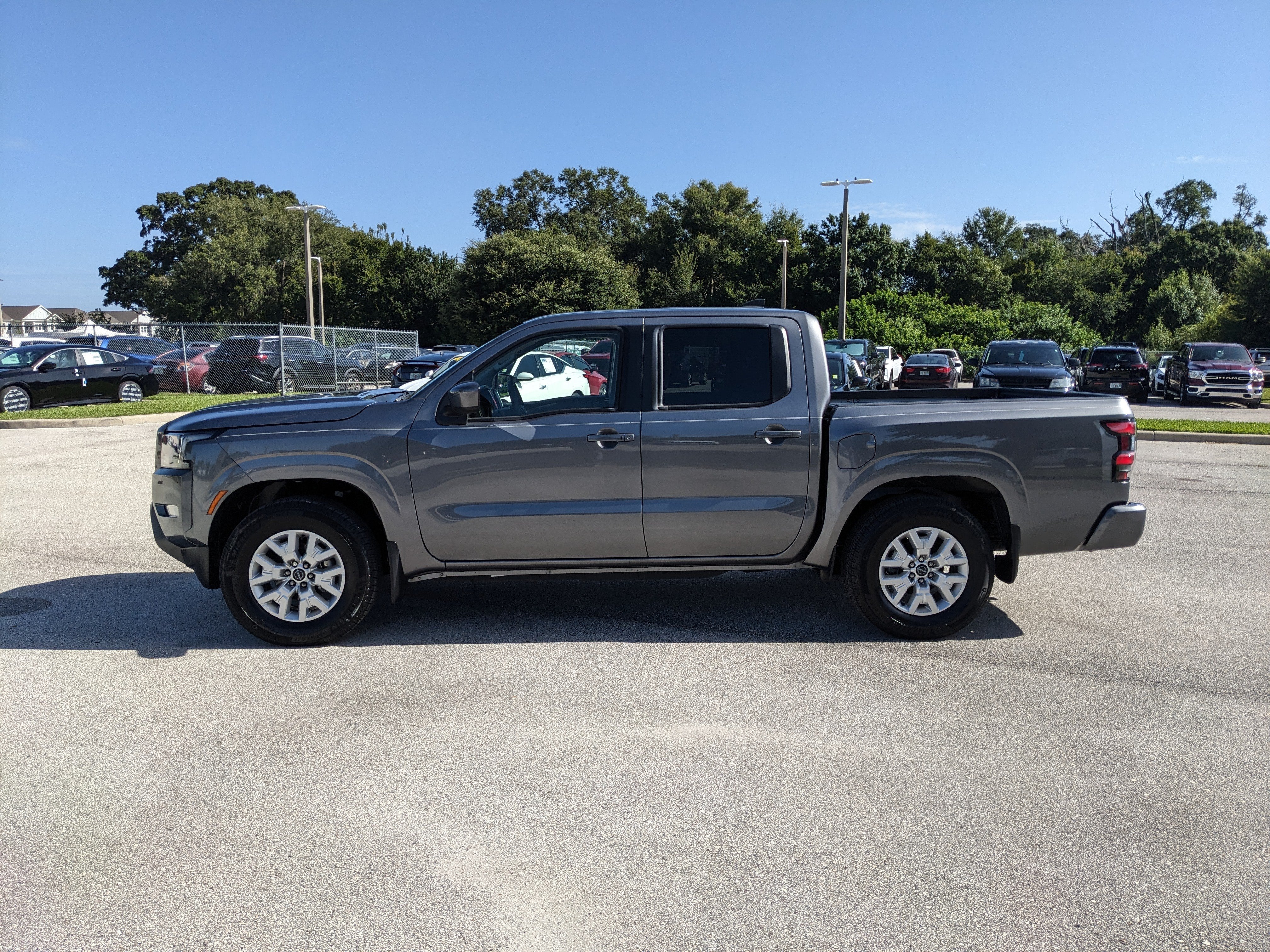 2024 Nissan Frontier SV