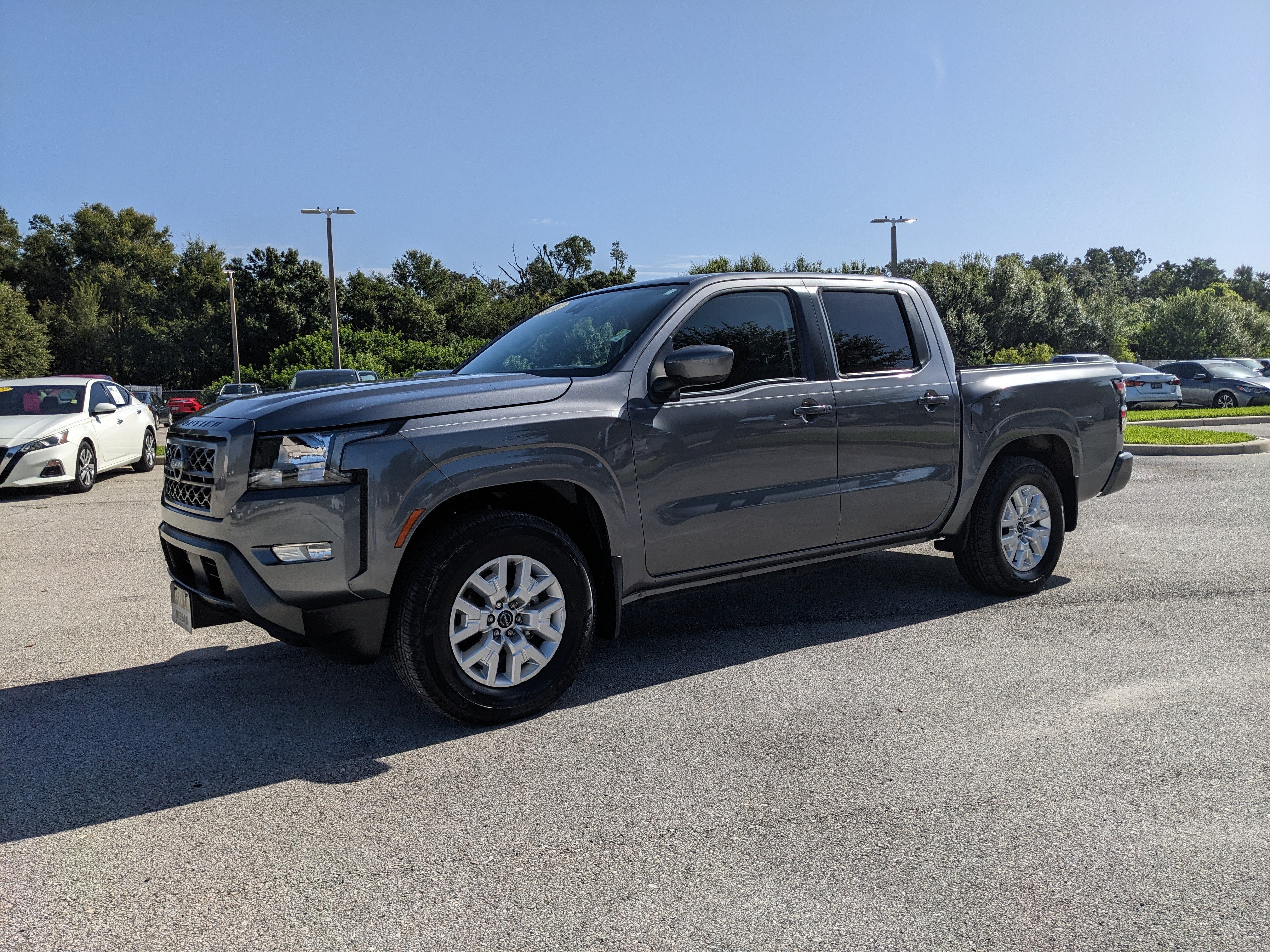 2024 Nissan Frontier SV