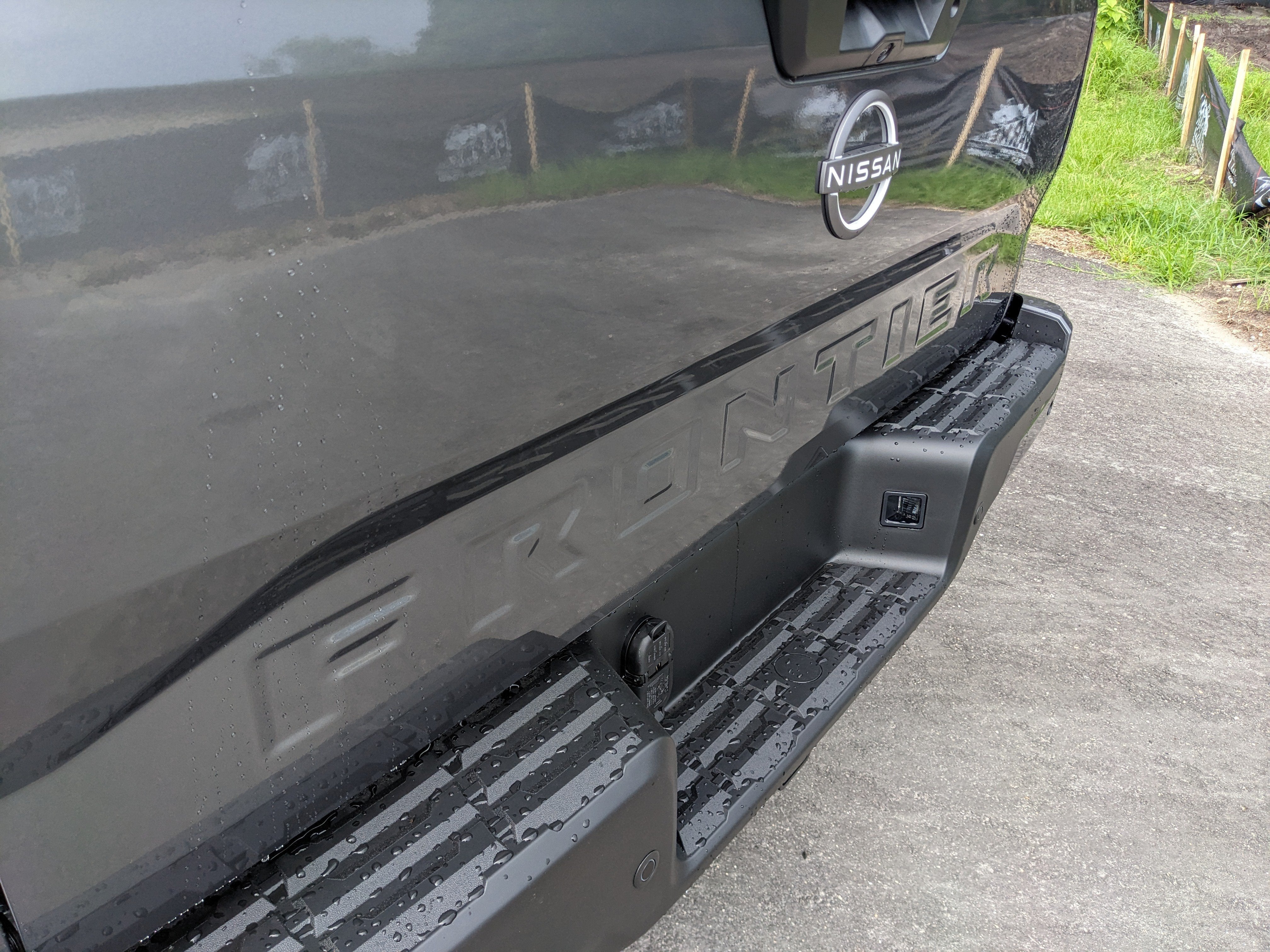 2027 Nissan Frontier SV
