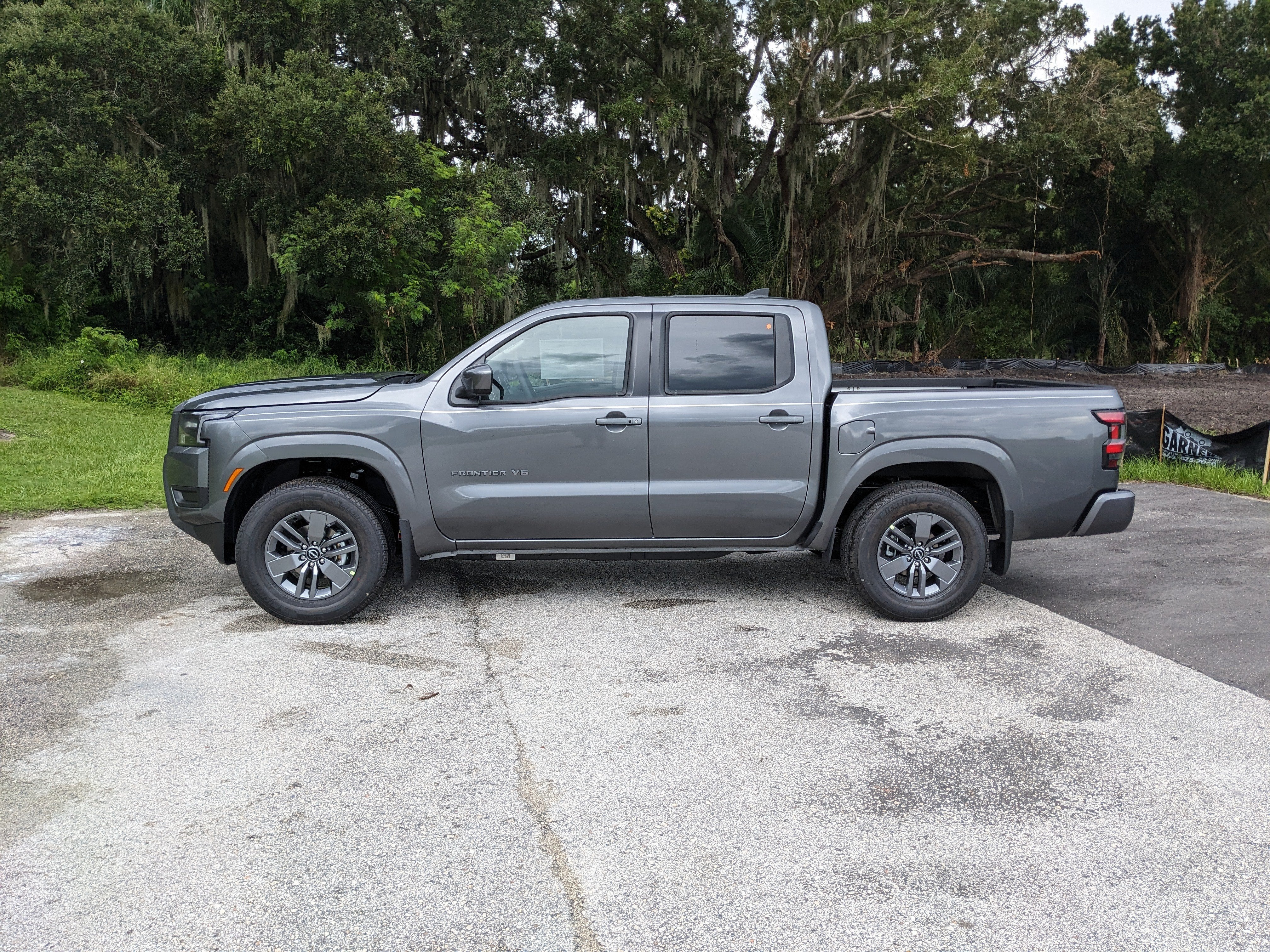 2027 Nissan Frontier SV