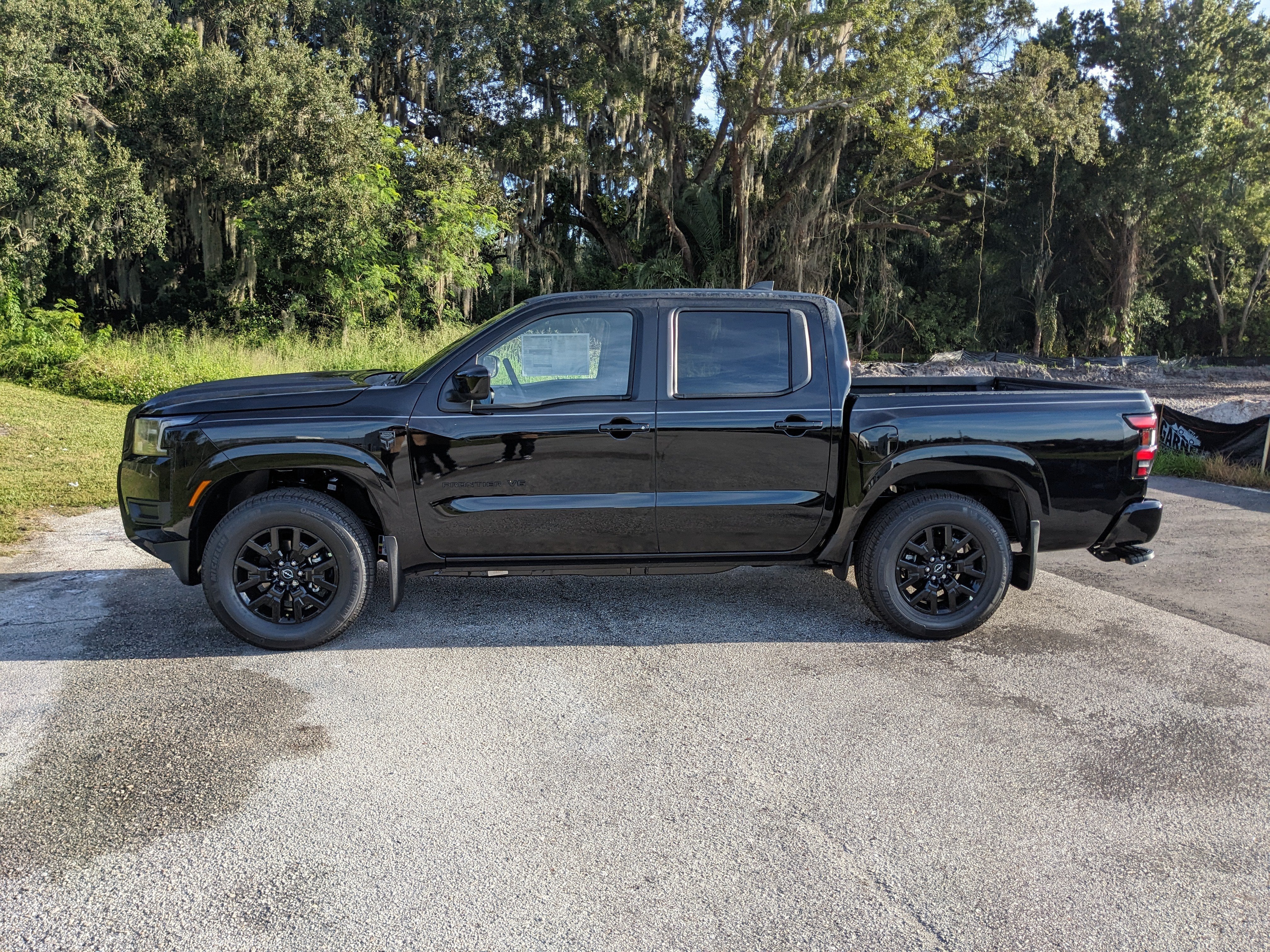 2027 Nissan Frontier SV