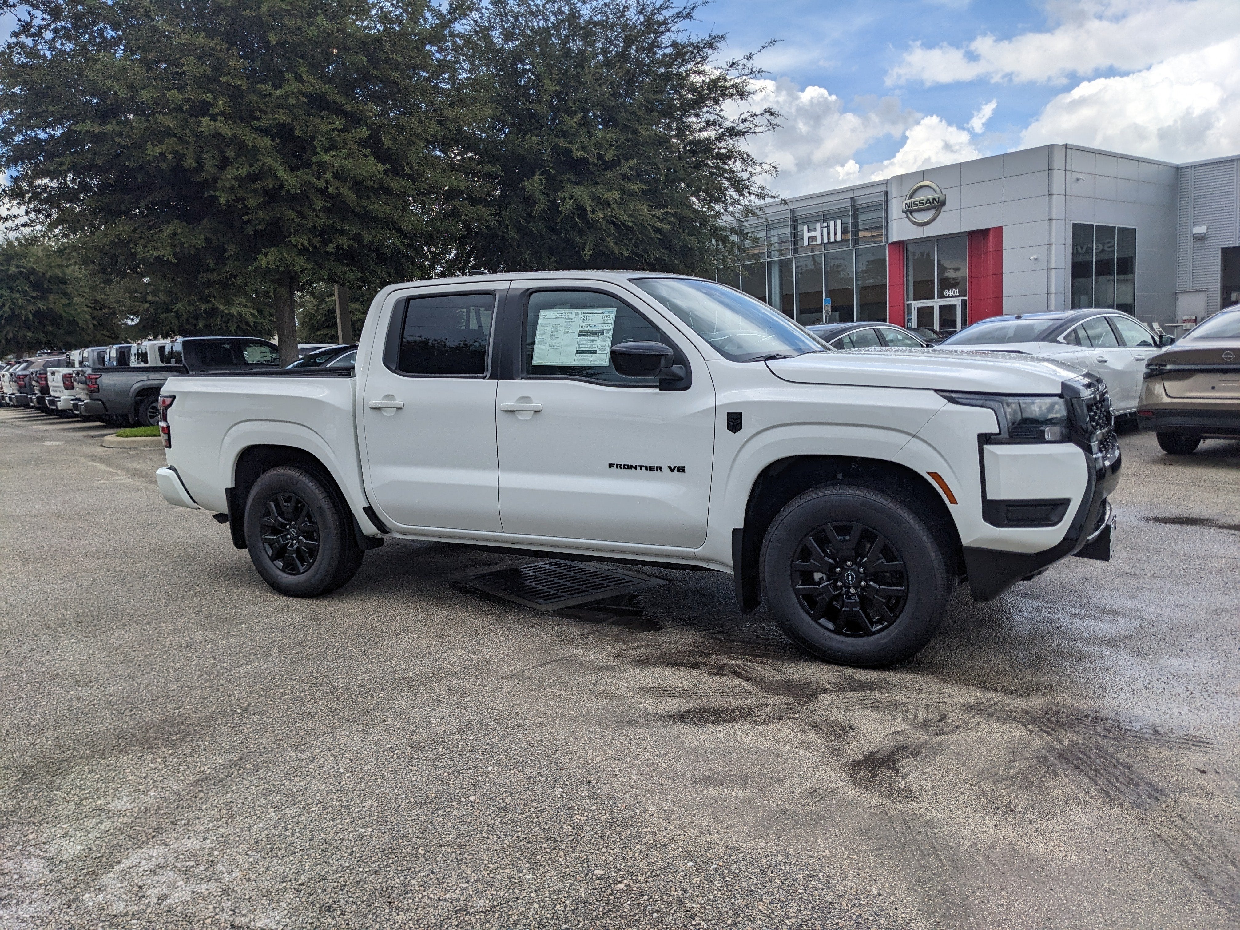 2027 Nissan Frontier SV