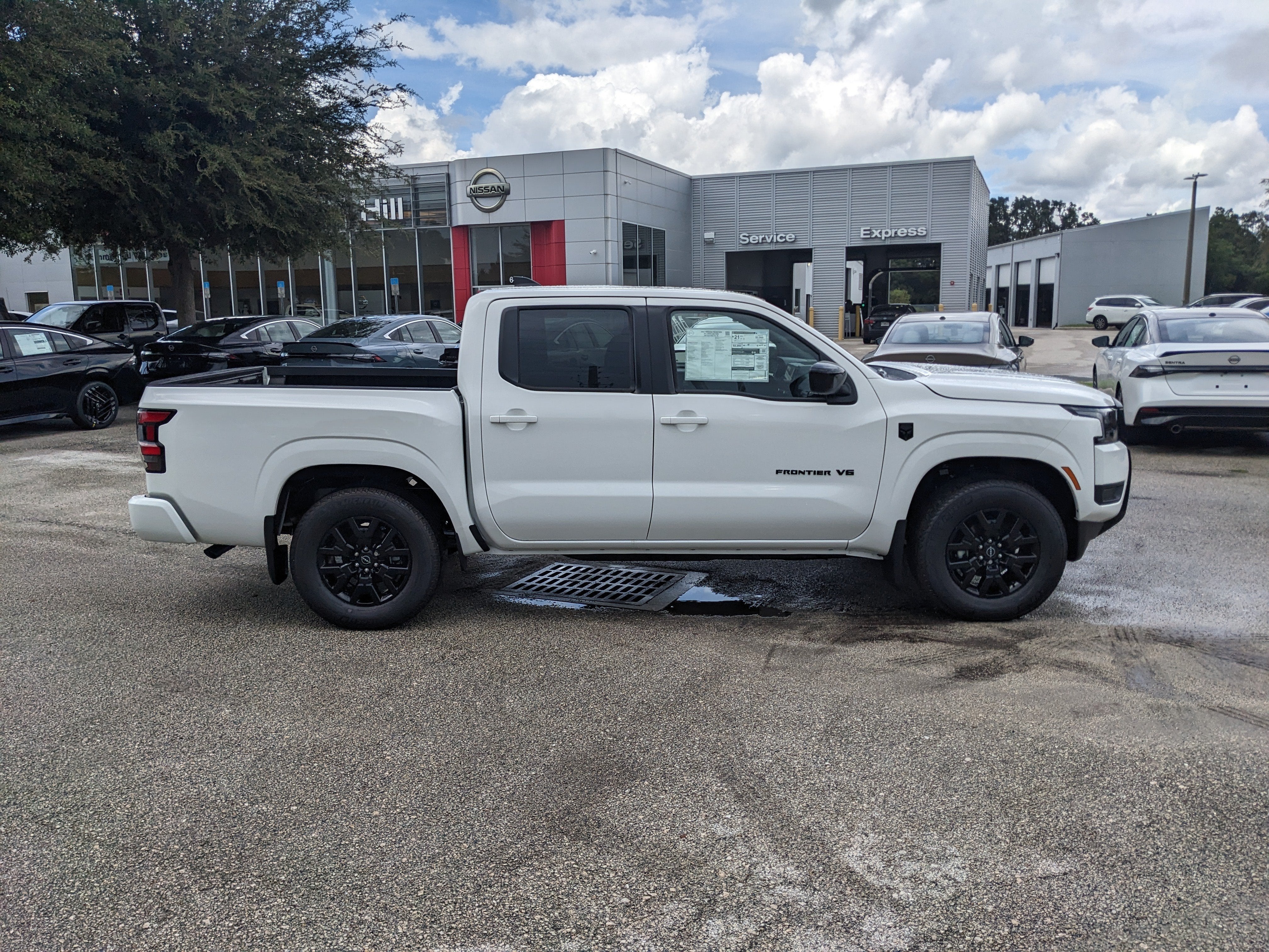 2027 Nissan Frontier SV