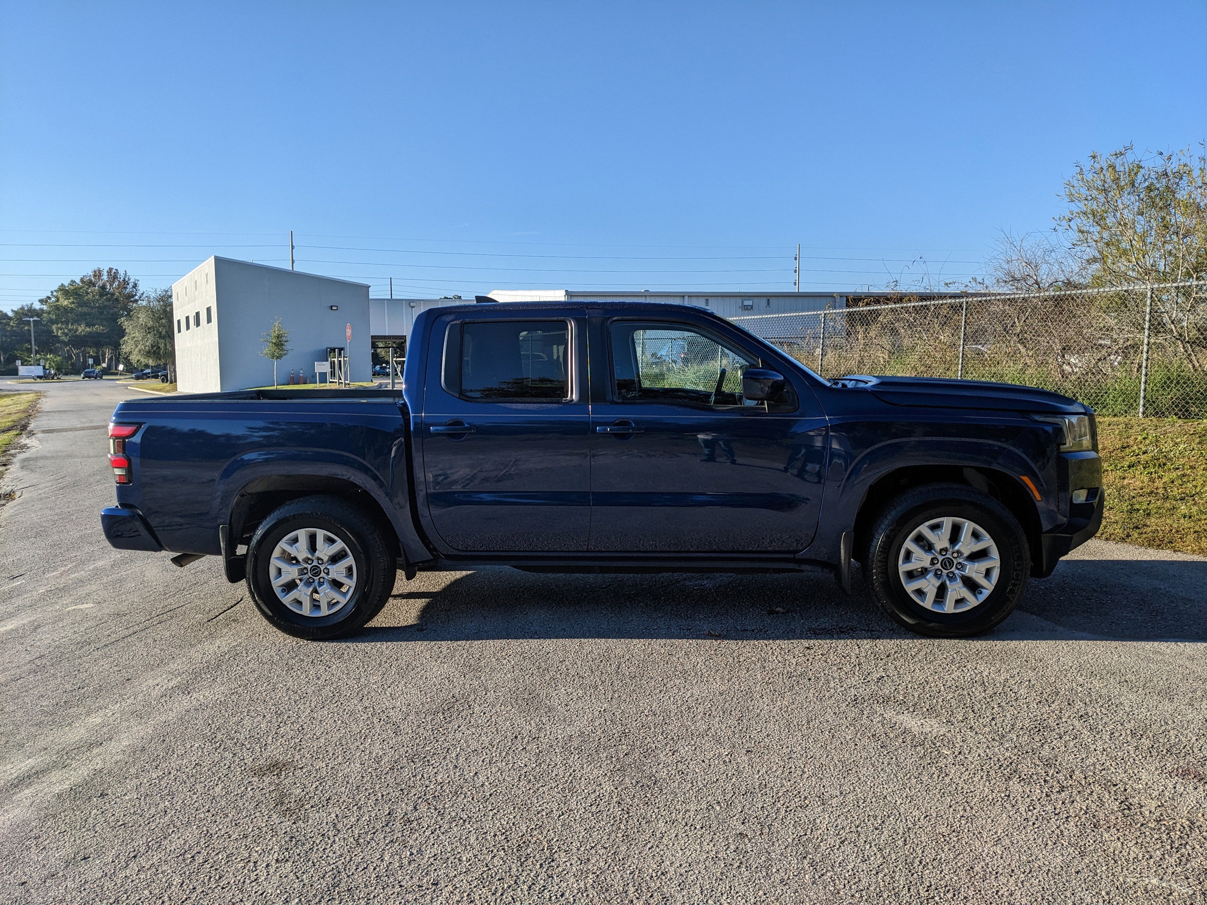 2023 Nissan Frontier SV