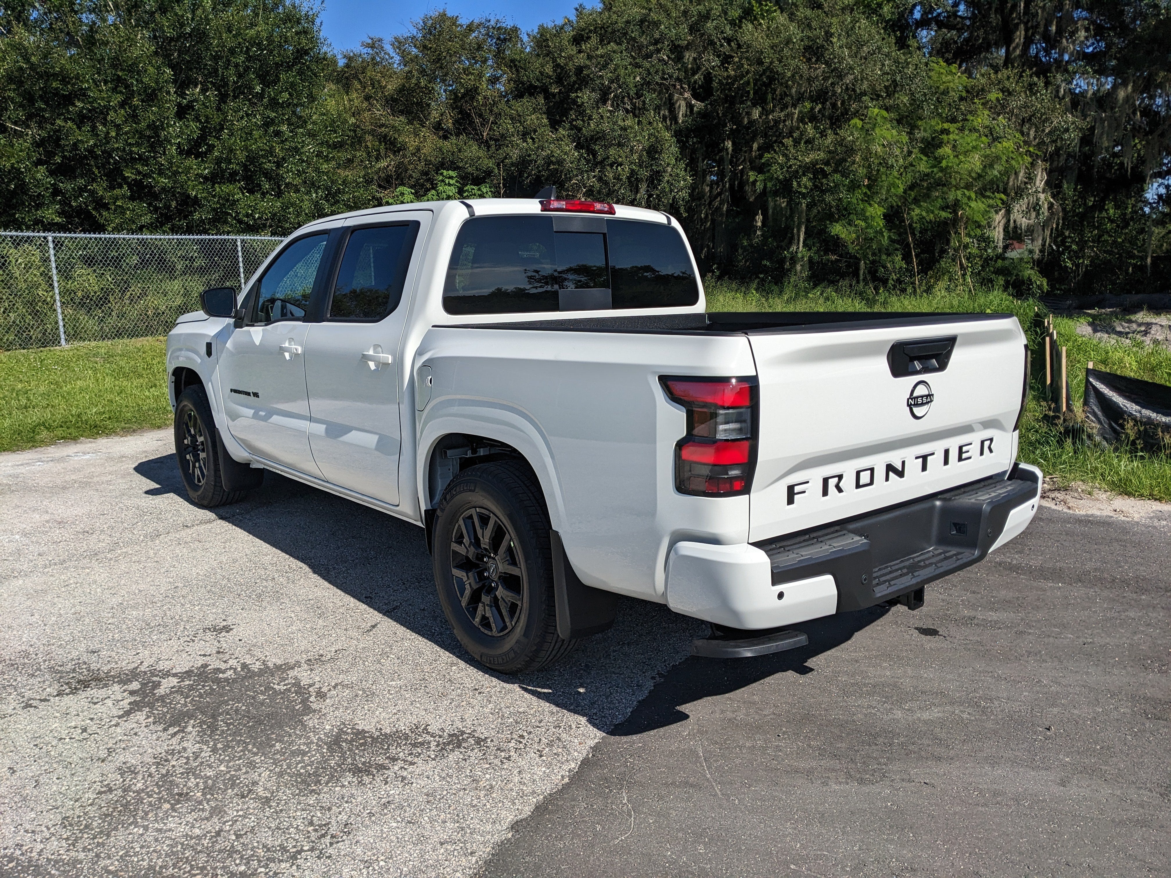 2027 Nissan Frontier SV