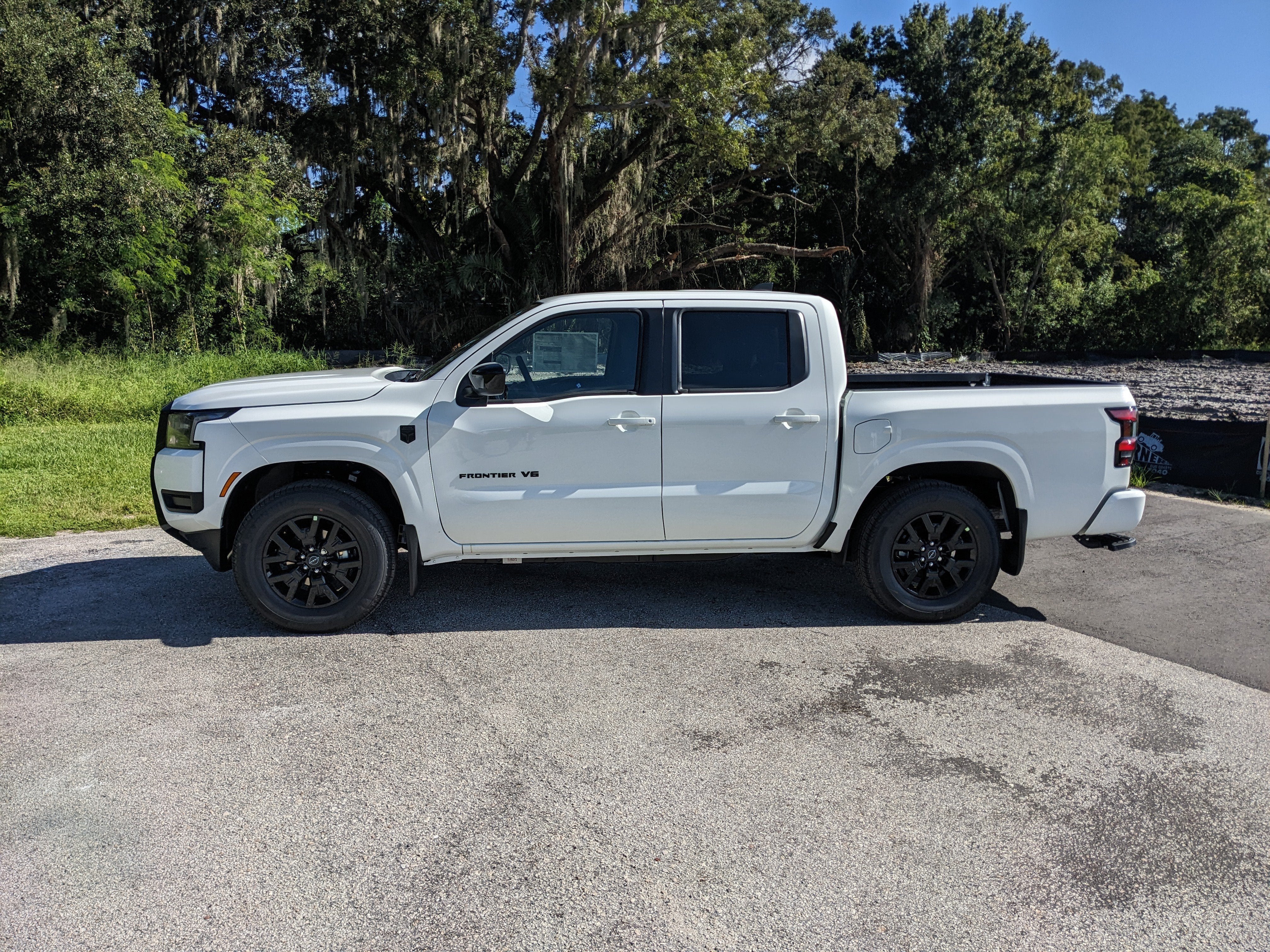 2027 Nissan Frontier SV