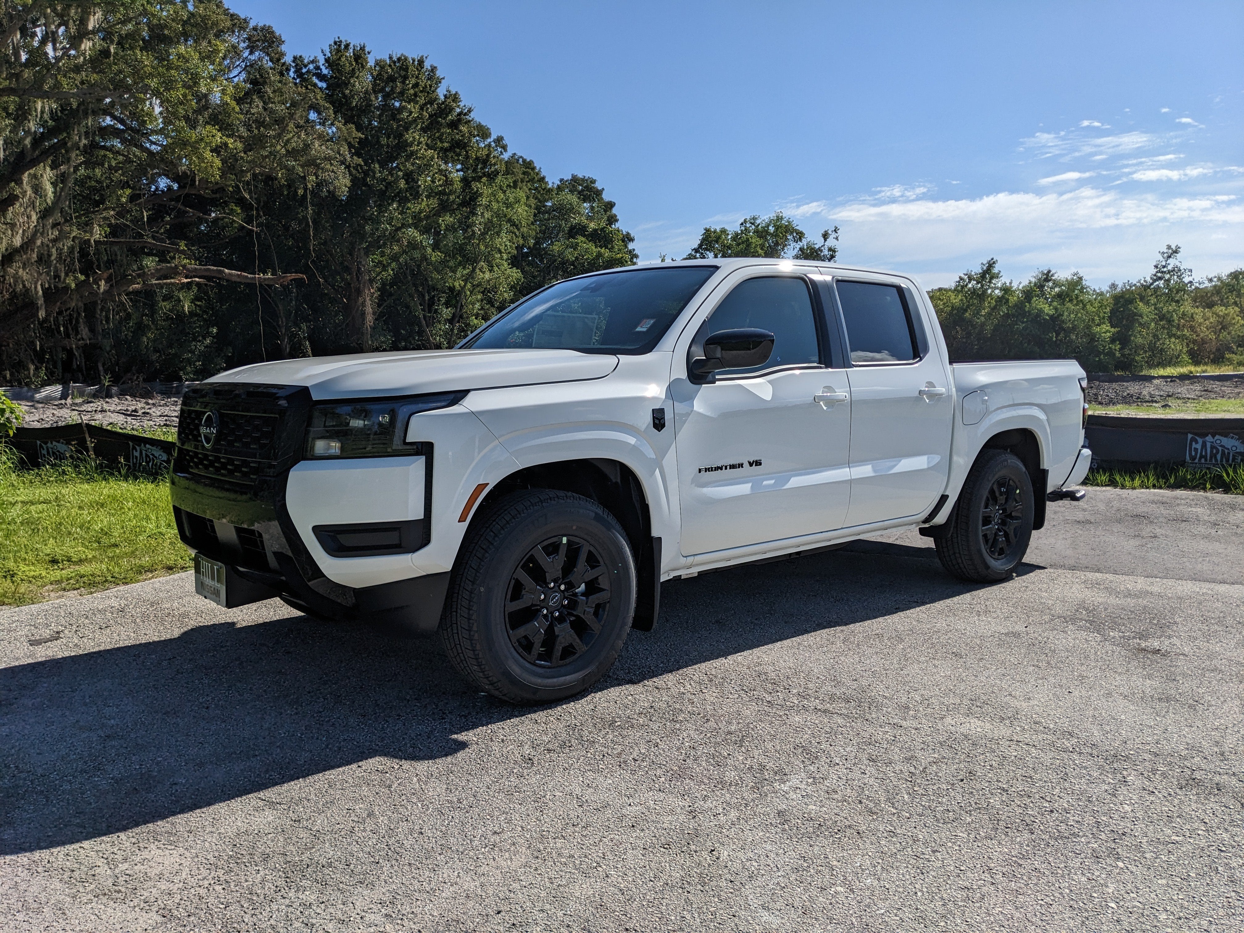 2027 Nissan Frontier SV