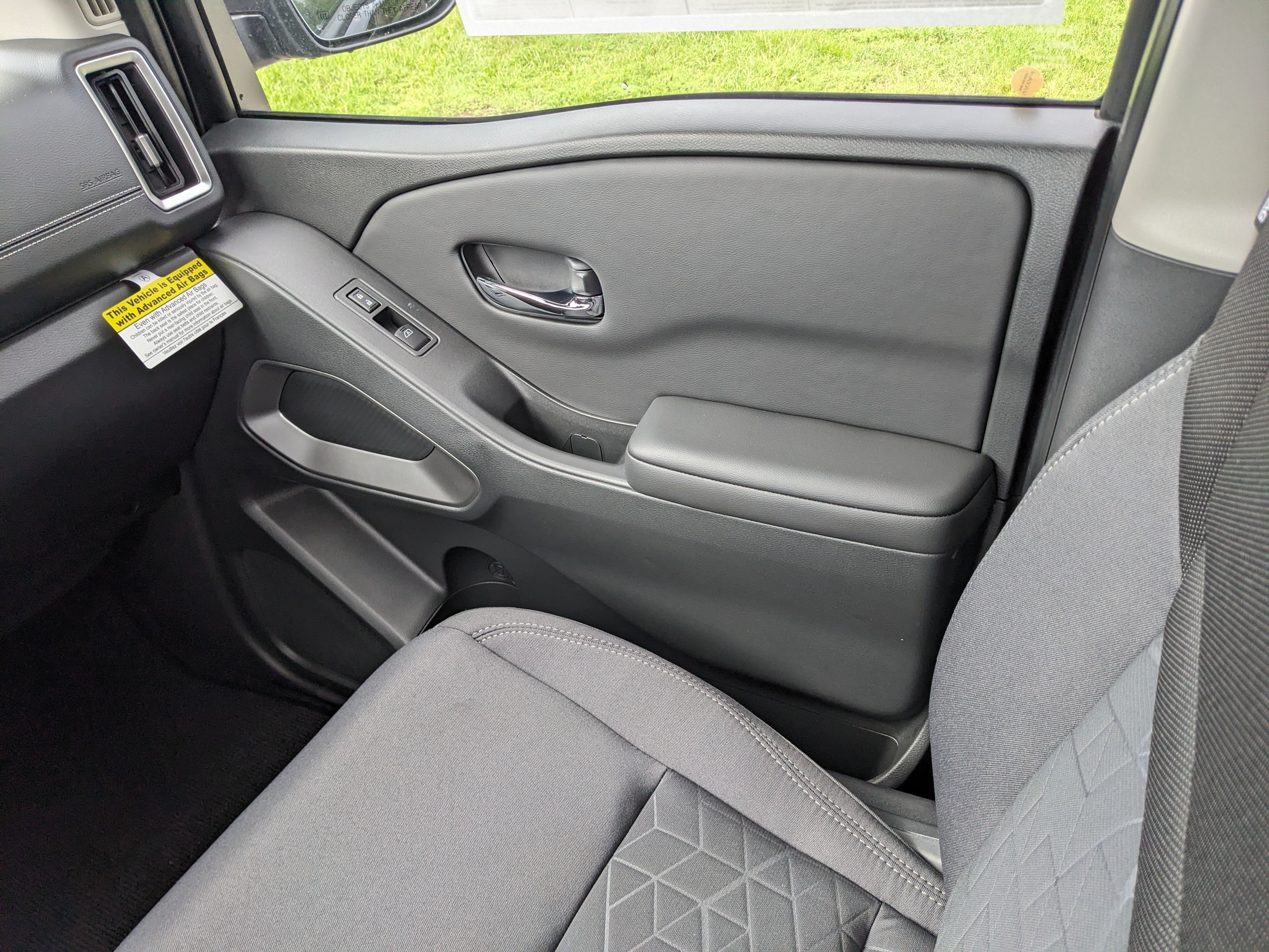 2027 Nissan Frontier SV