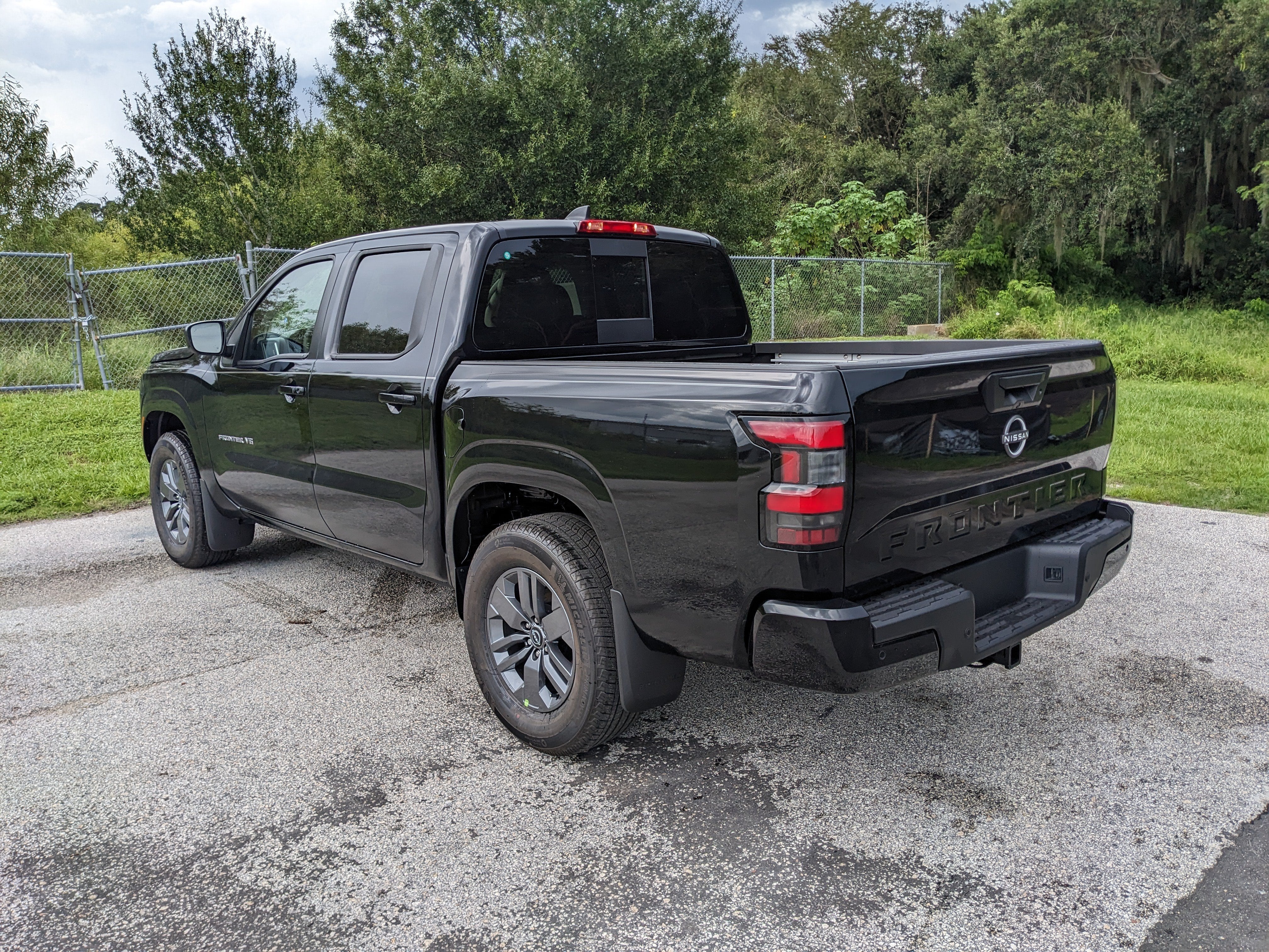 2027 Nissan Frontier SV