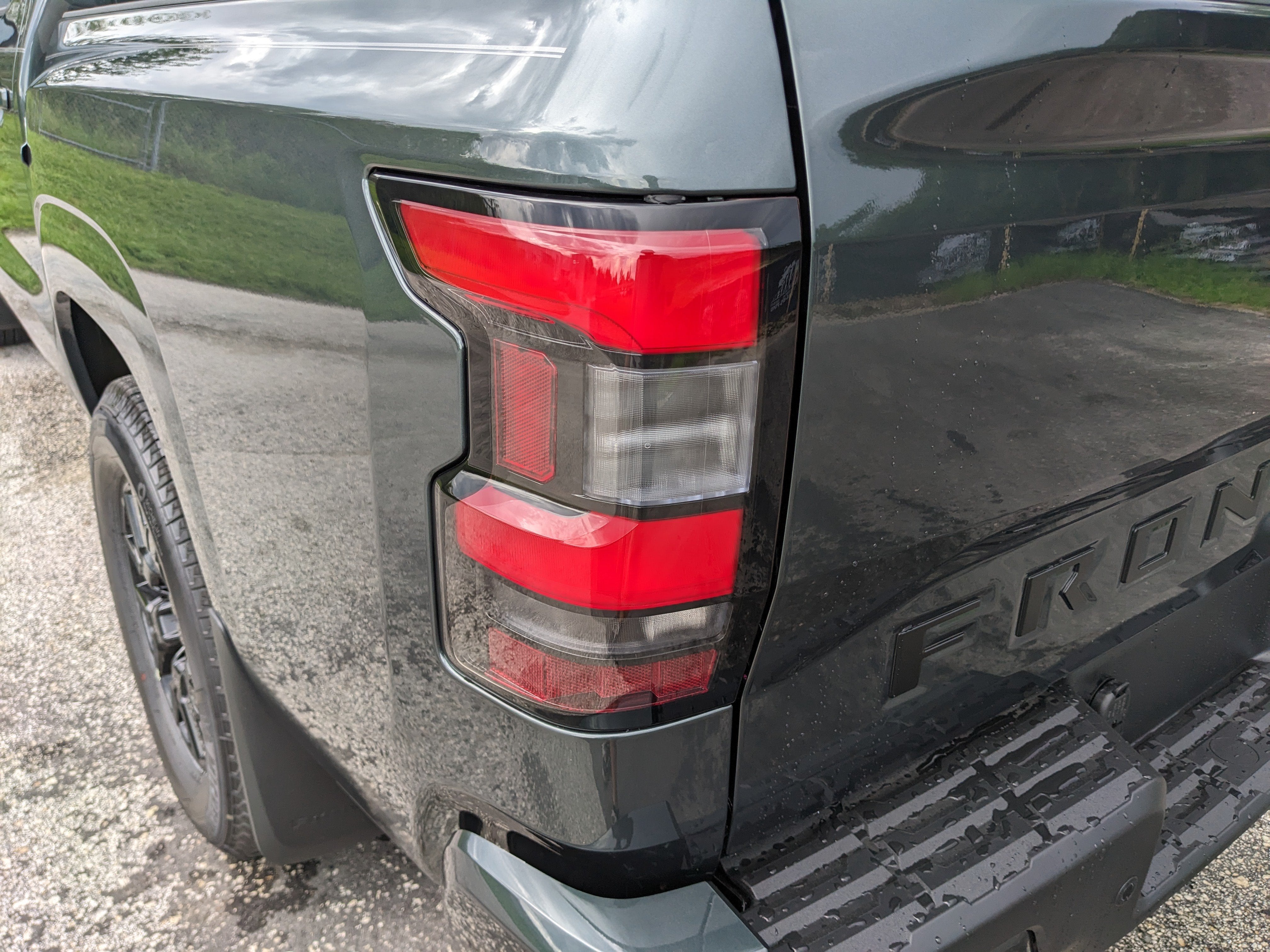 2027 Nissan Frontier SV