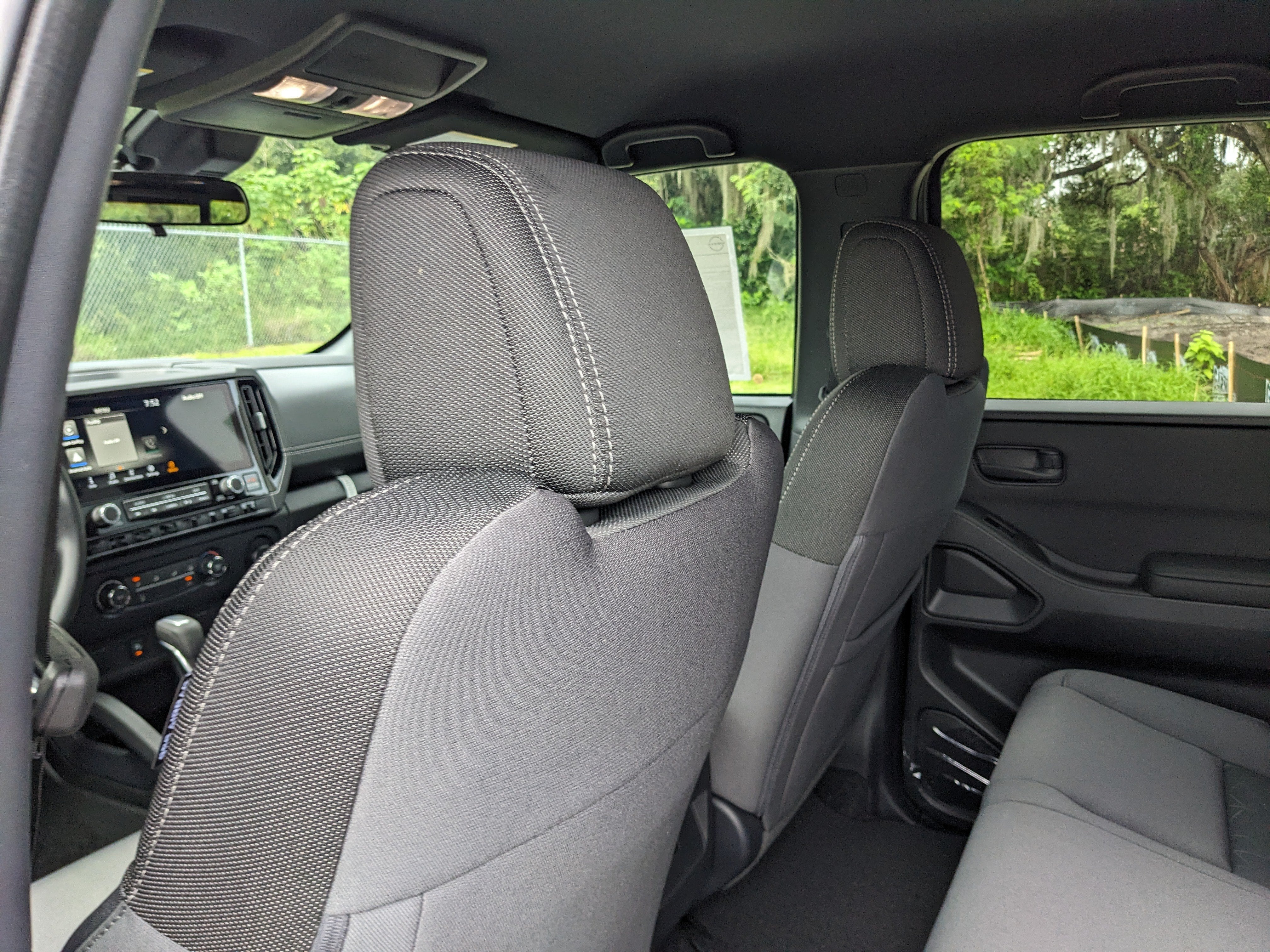 2027 Nissan Frontier SV