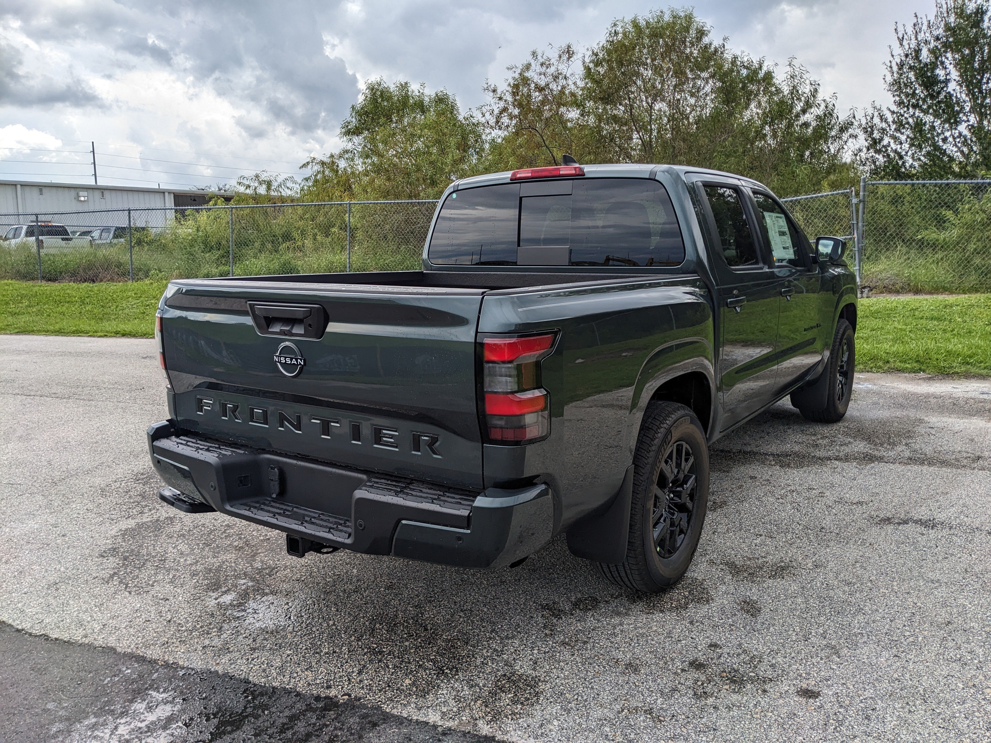 2027 Nissan Frontier SV