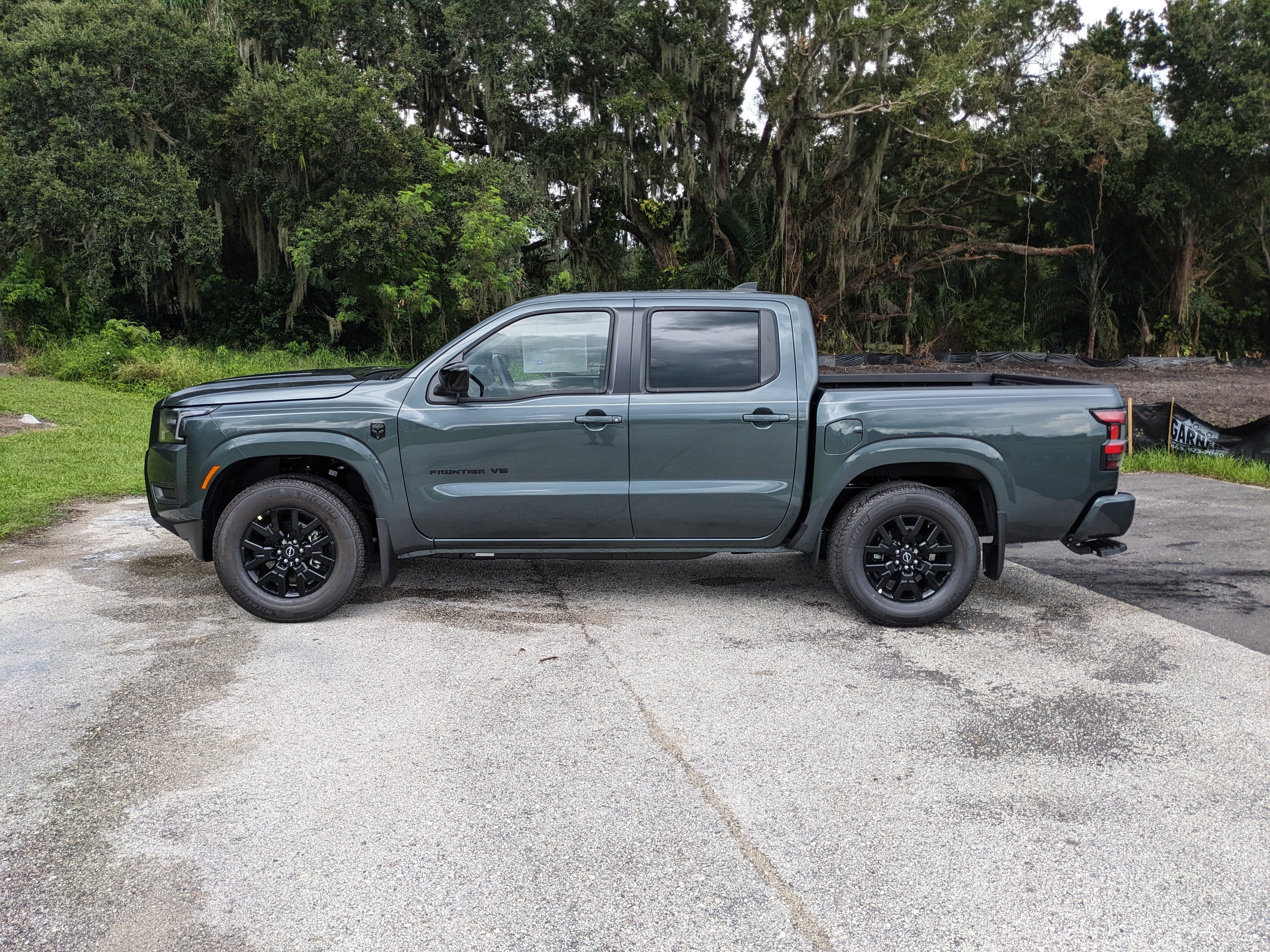 2027 Nissan Frontier SV