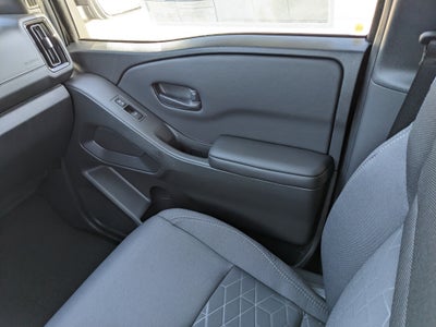 2027 Nissan Frontier SV