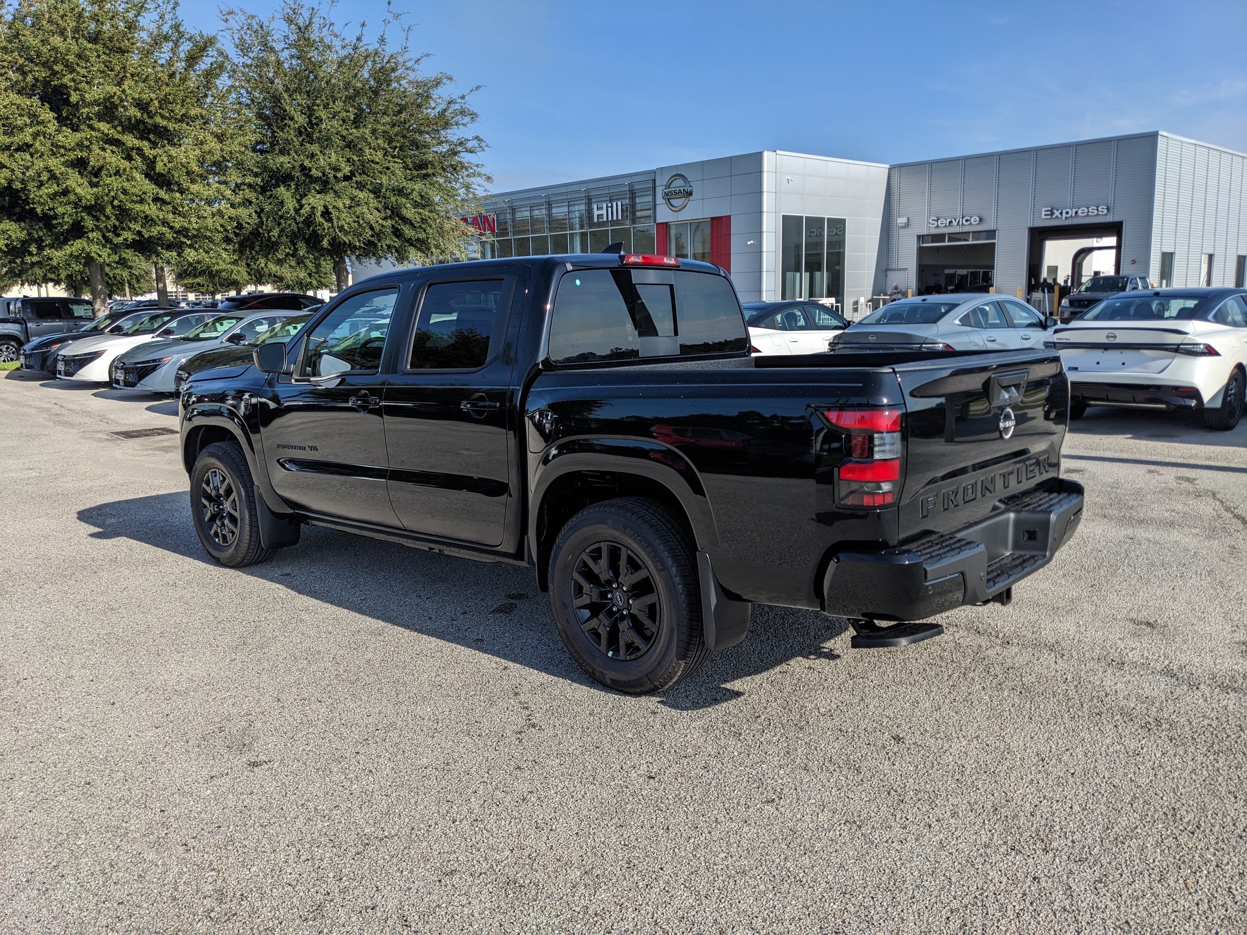 2027 Nissan Frontier SV