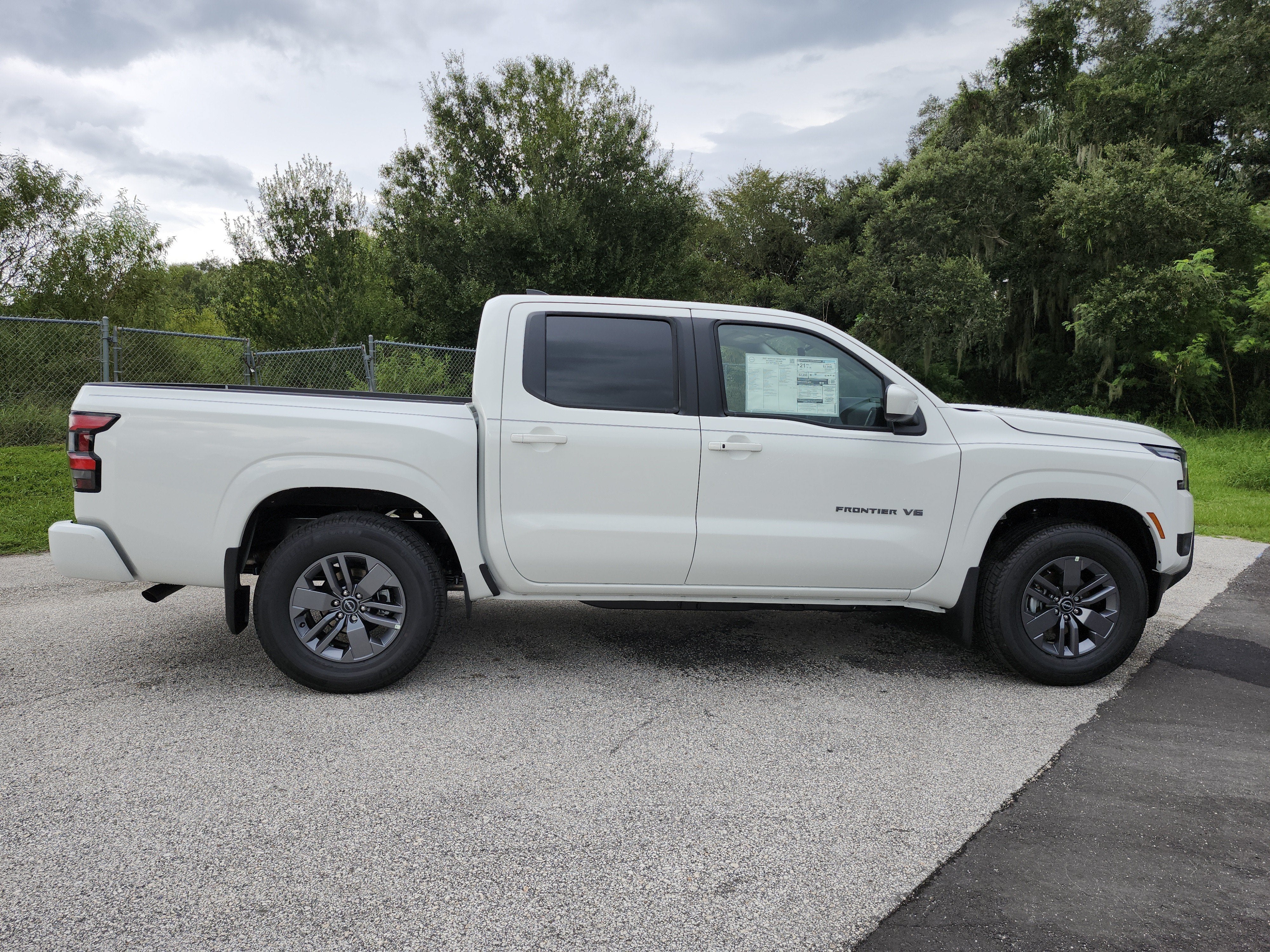 2027 Nissan Frontier SV