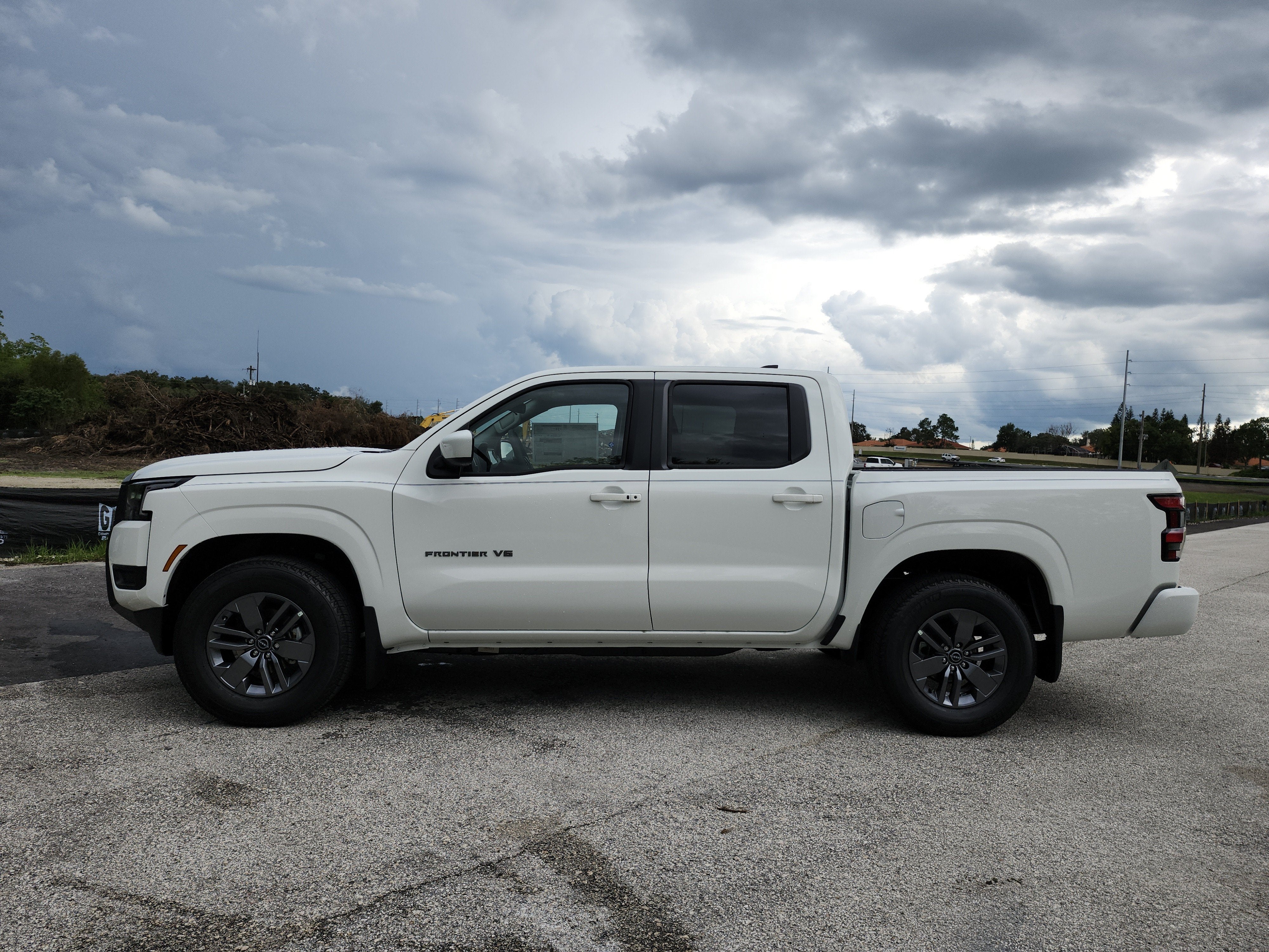 2027 Nissan Frontier SV